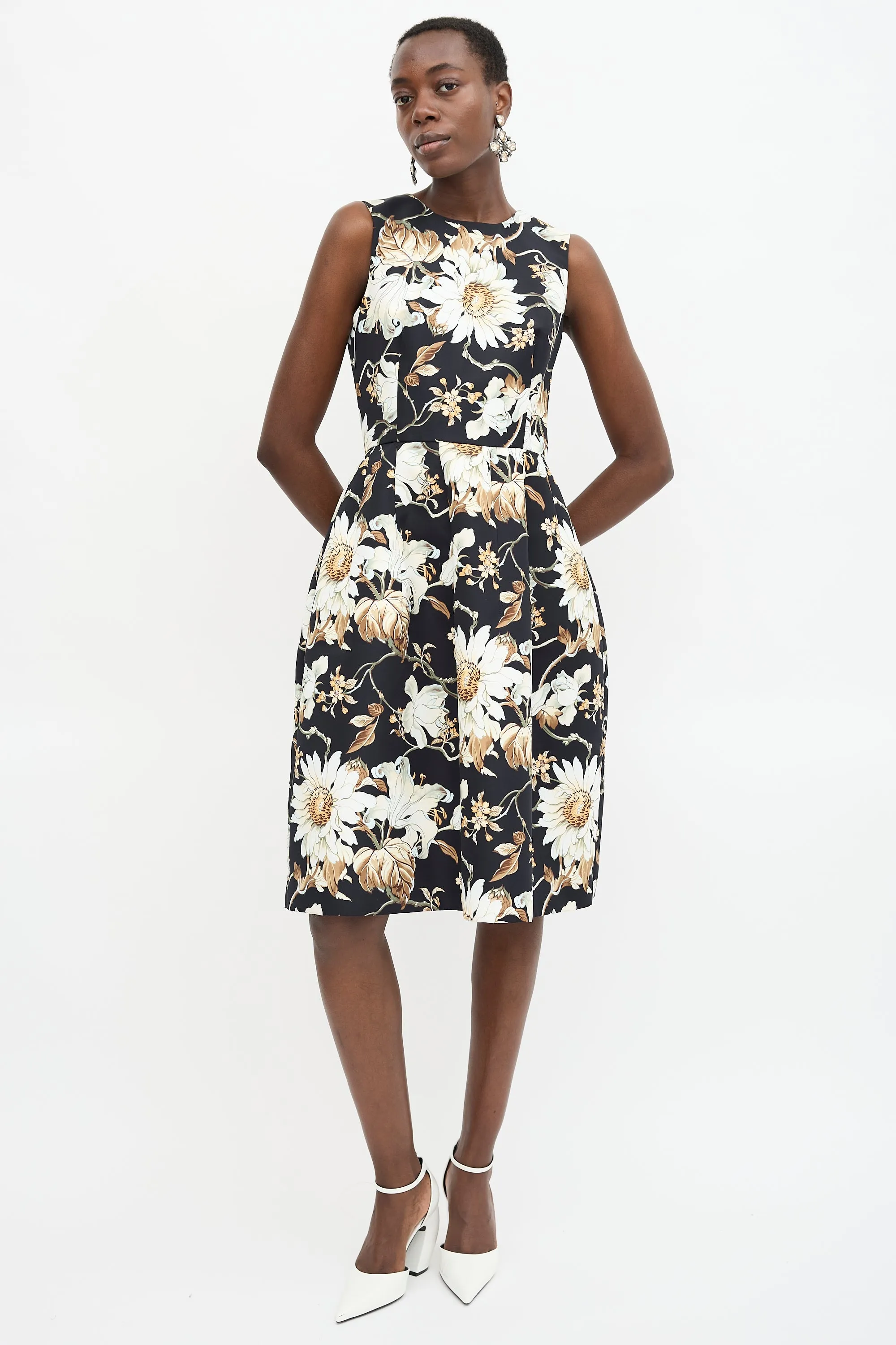 Floral Print Midi Dress sold by VSP Consignment