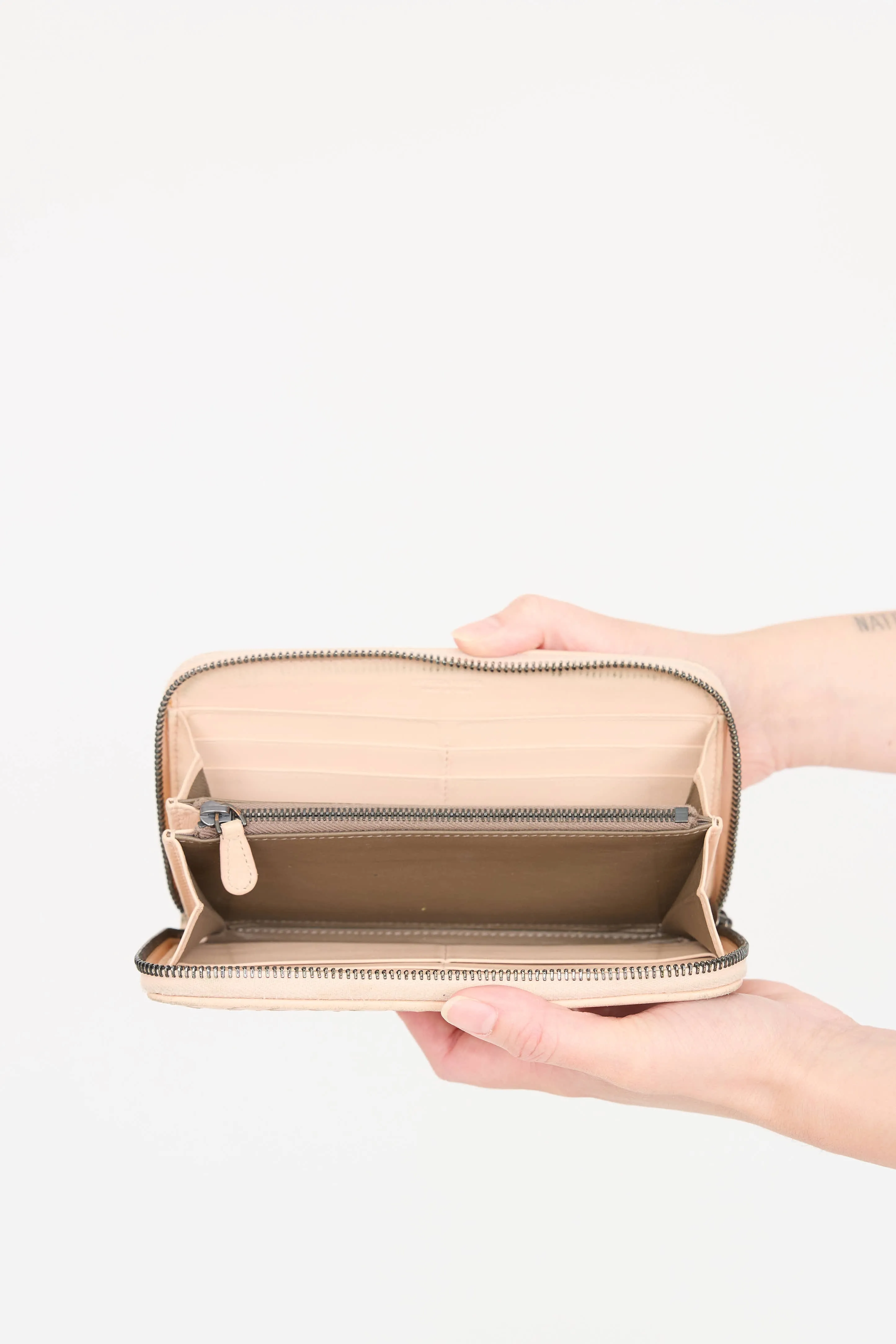 Leather Intrecciato Wallet sold by VSP Consignment product image thumbnail 2