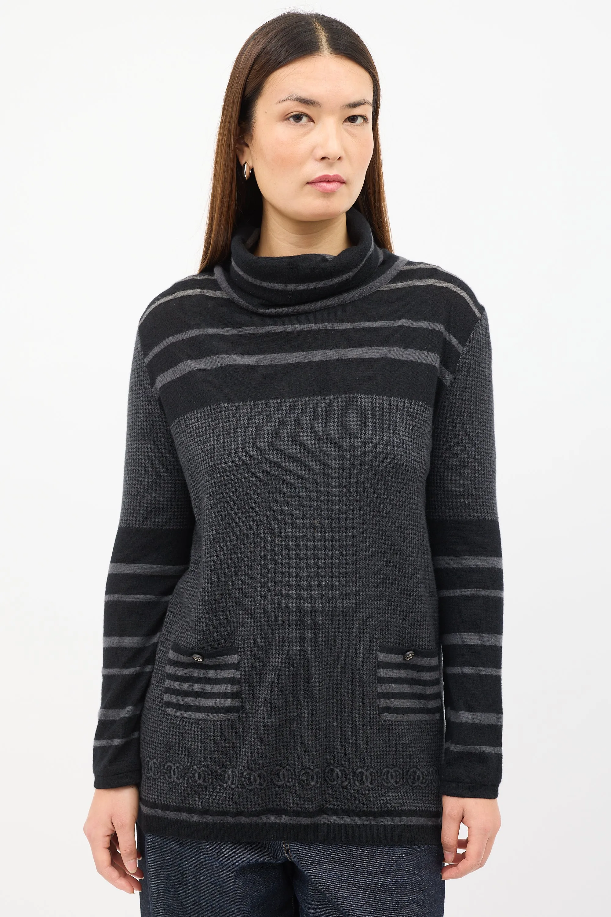 FW 2005 Black & Grey Cashmere Sweater sold by VSP Consignment