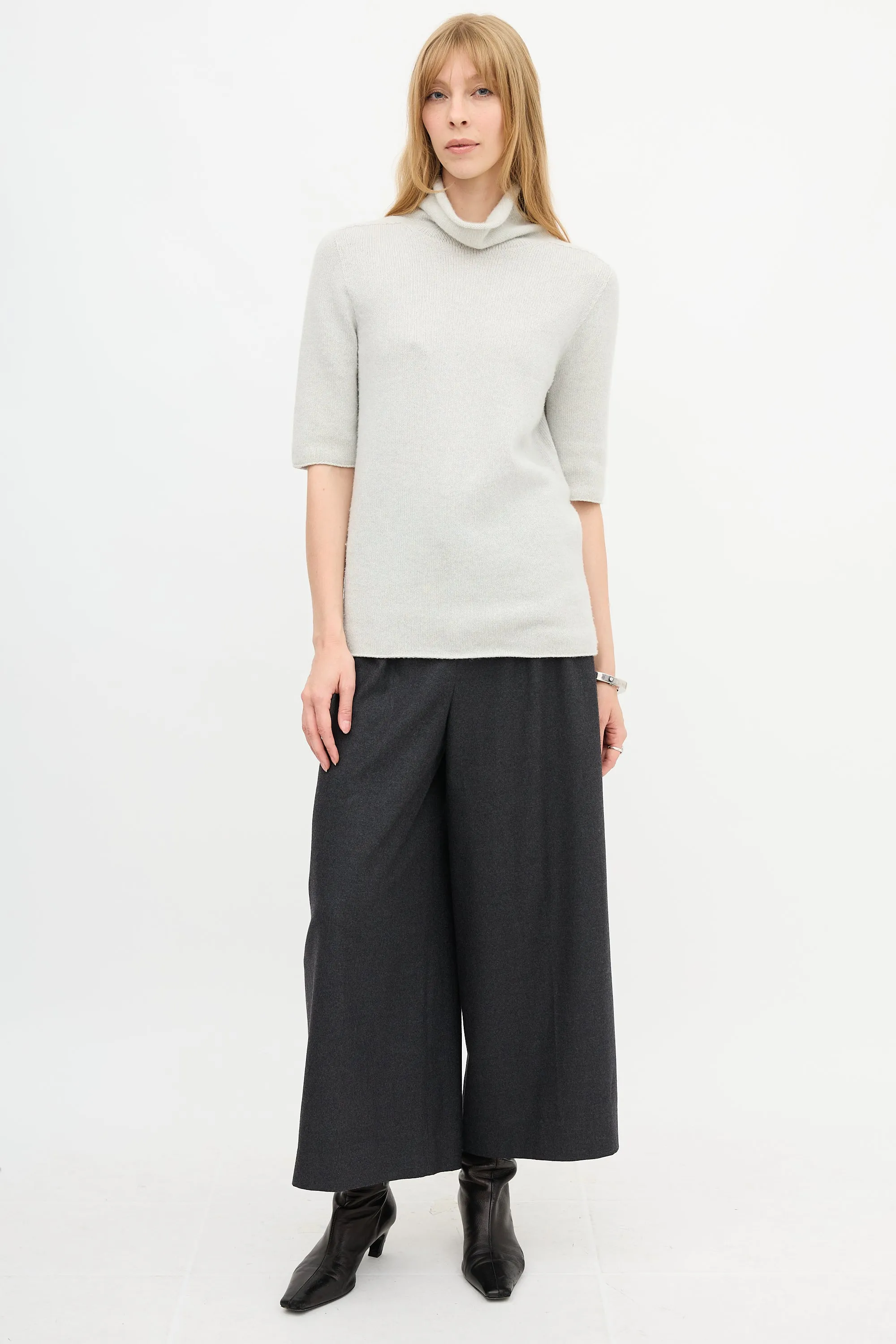 Short Sleeve Sweater sold by VSP Consignment product image thumbnail 2