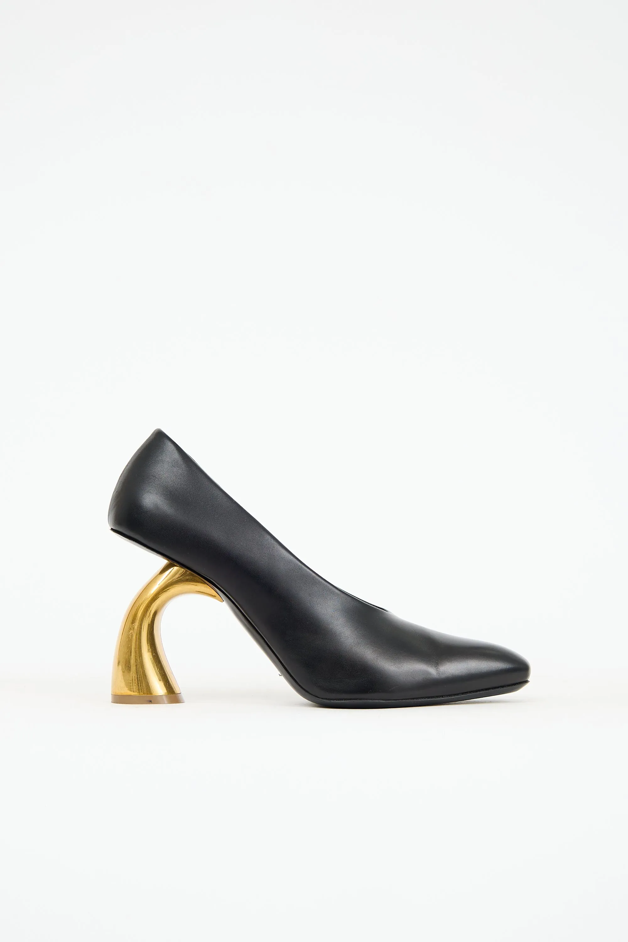 Leather Curved Heel Pump sold by VSP Consignment