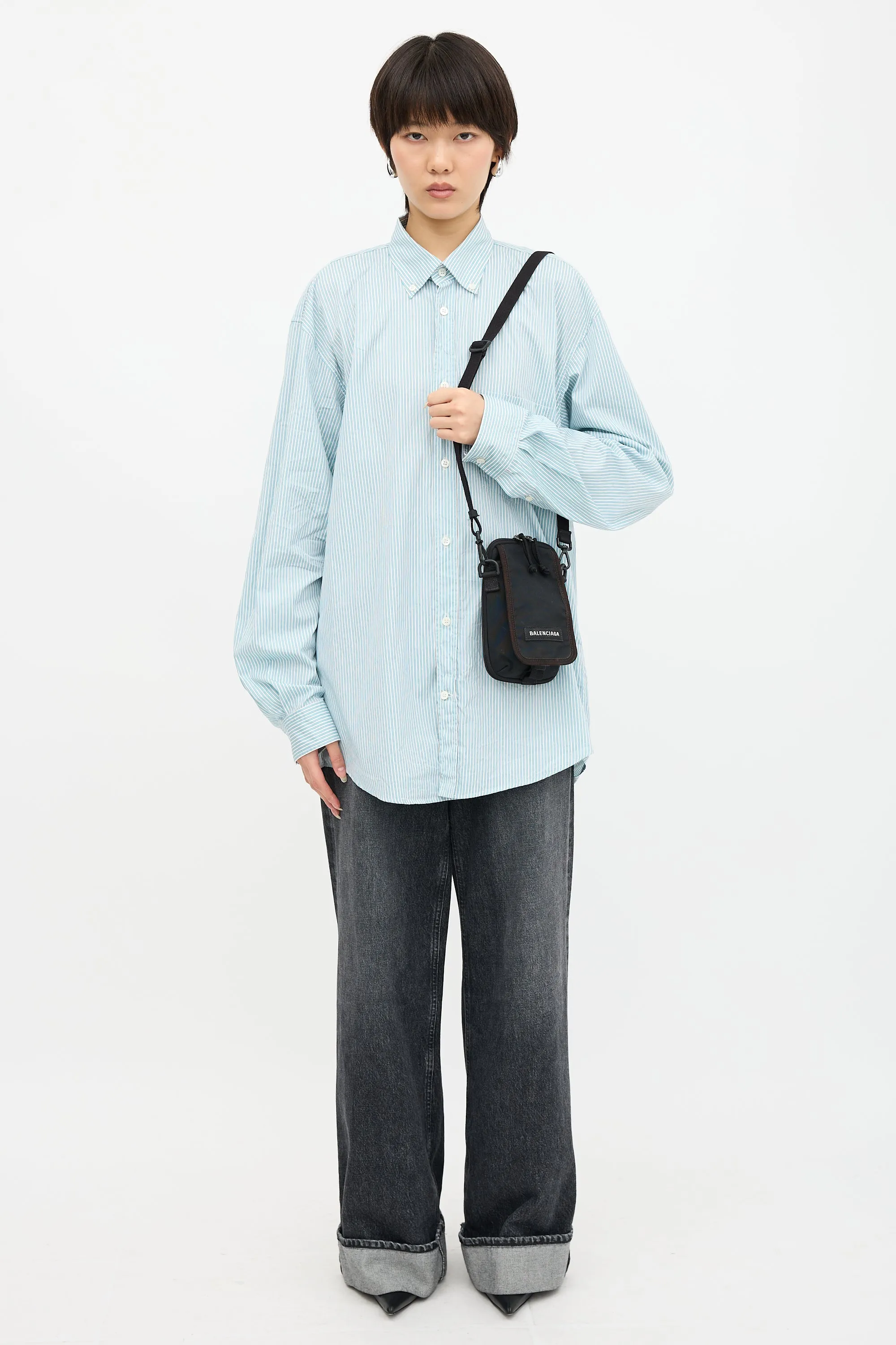 Explorer Logo Pouch Bag sold by VSP Consignment product image thumbnail 3