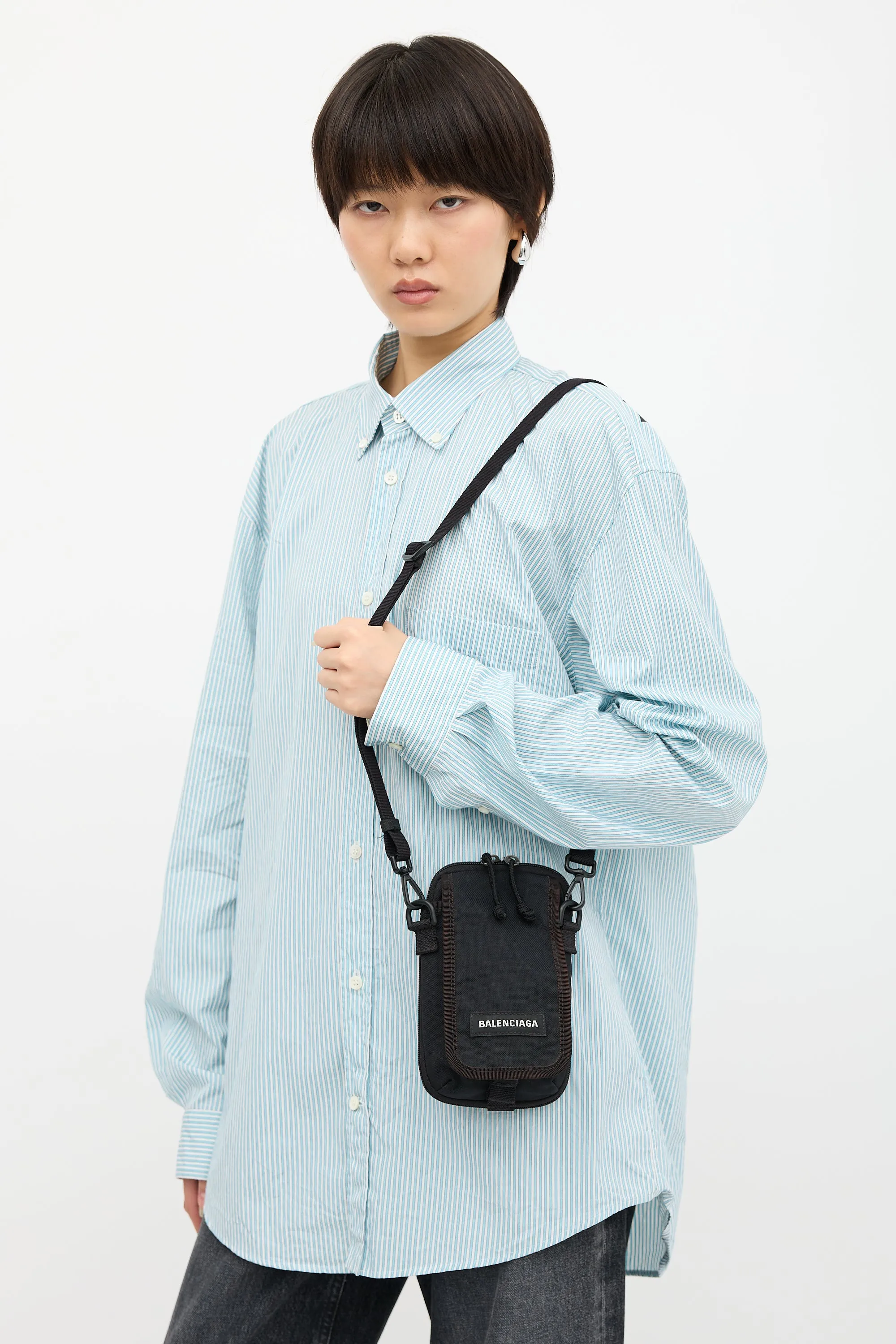 Explorer Logo Pouch Bag sold by VSP Consignment product image thumbnail 5