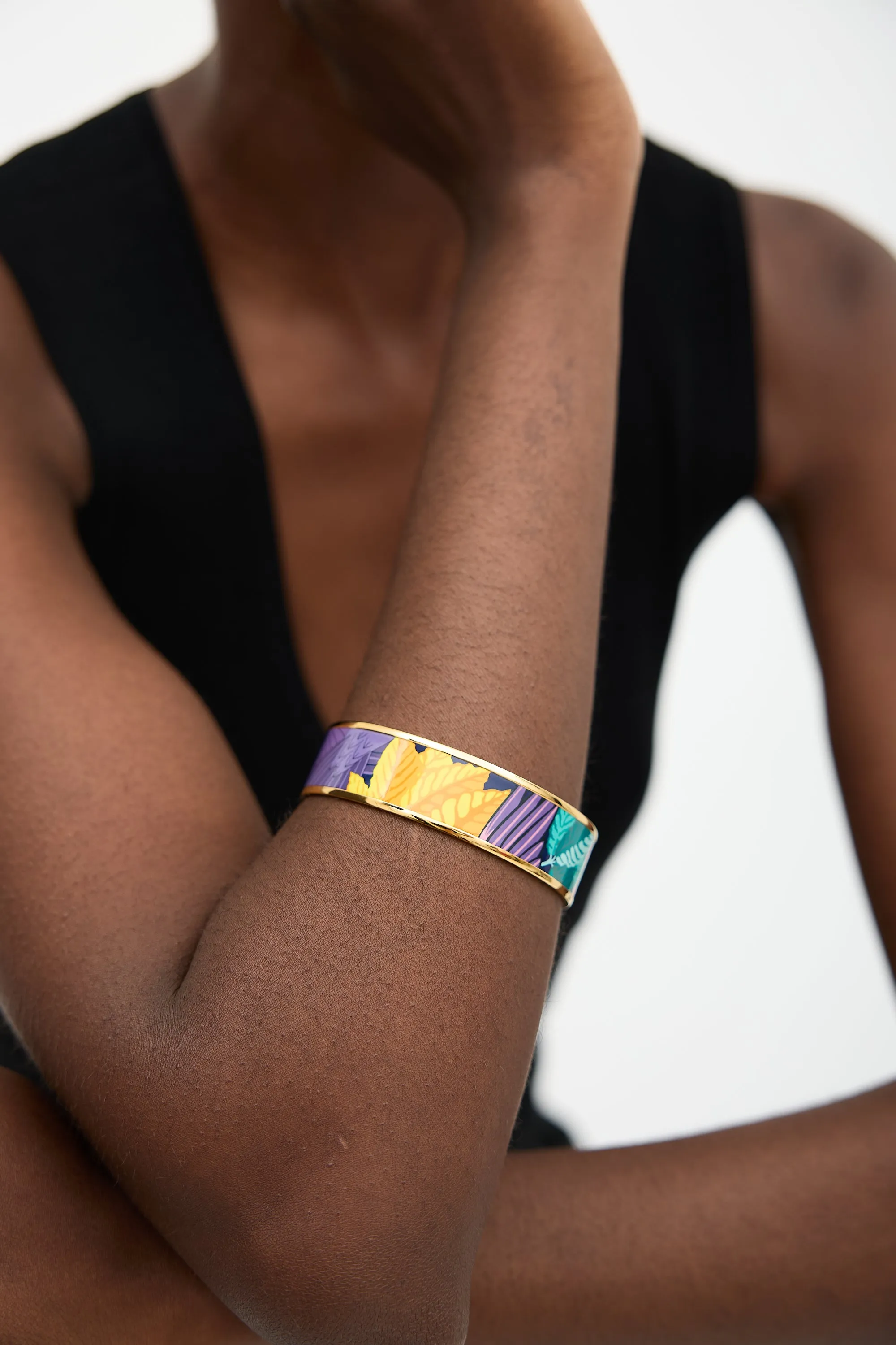 Enamel Les Perroquets Bangle sold by VSP Consignment product image thumbnail 3