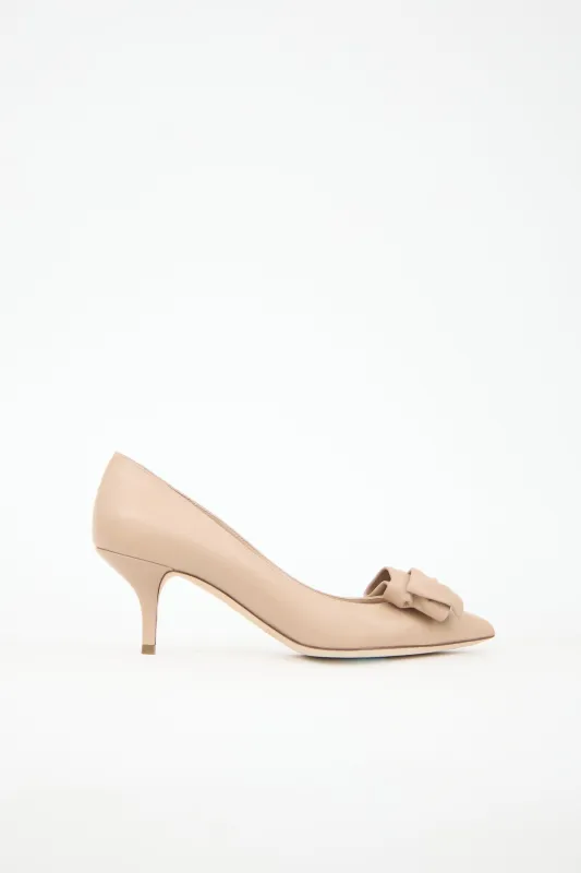 Leather Bow Pump sold by VSP Consignment