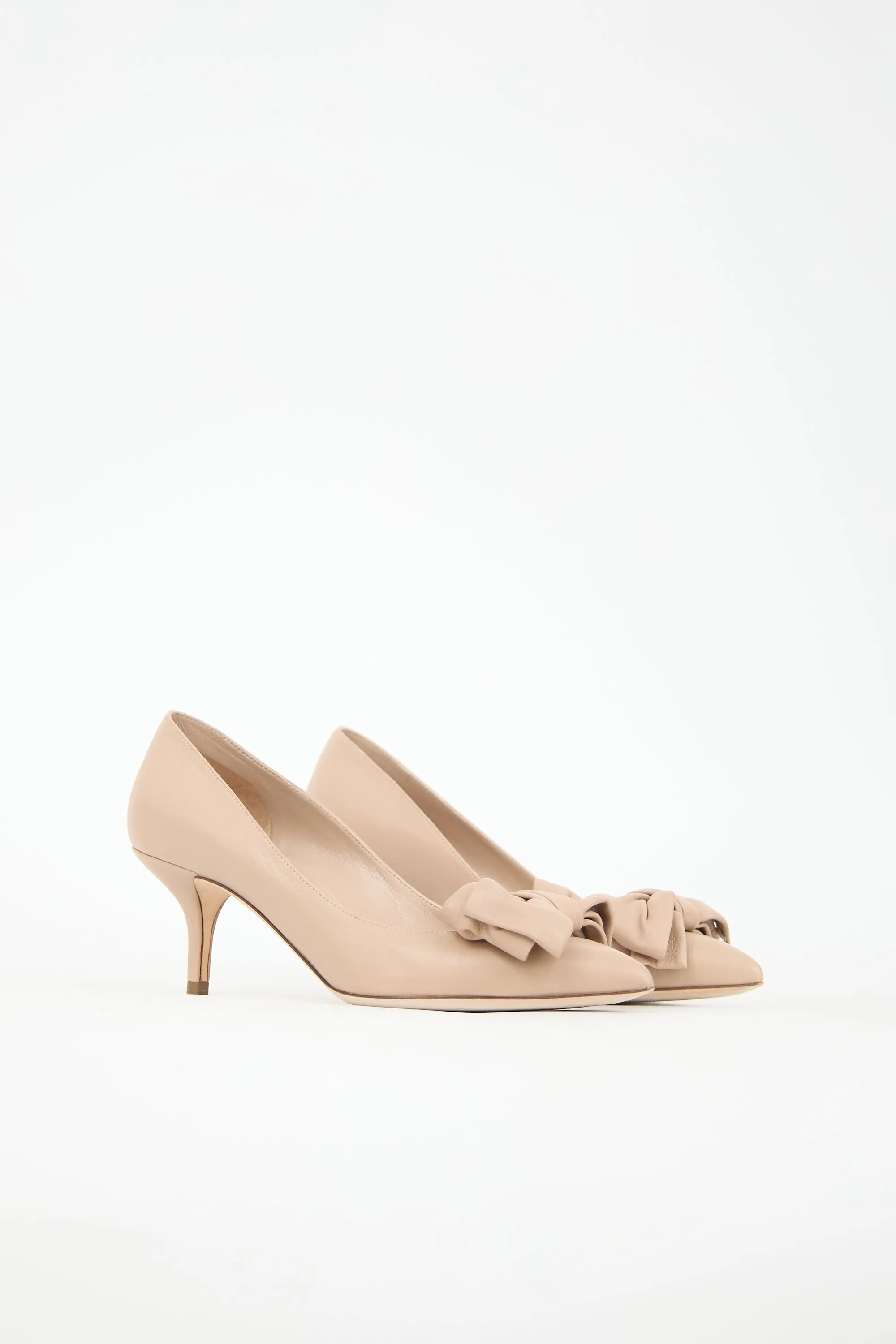 Leather Bow Pump sold by VSP Consignment product image thumbnail 2