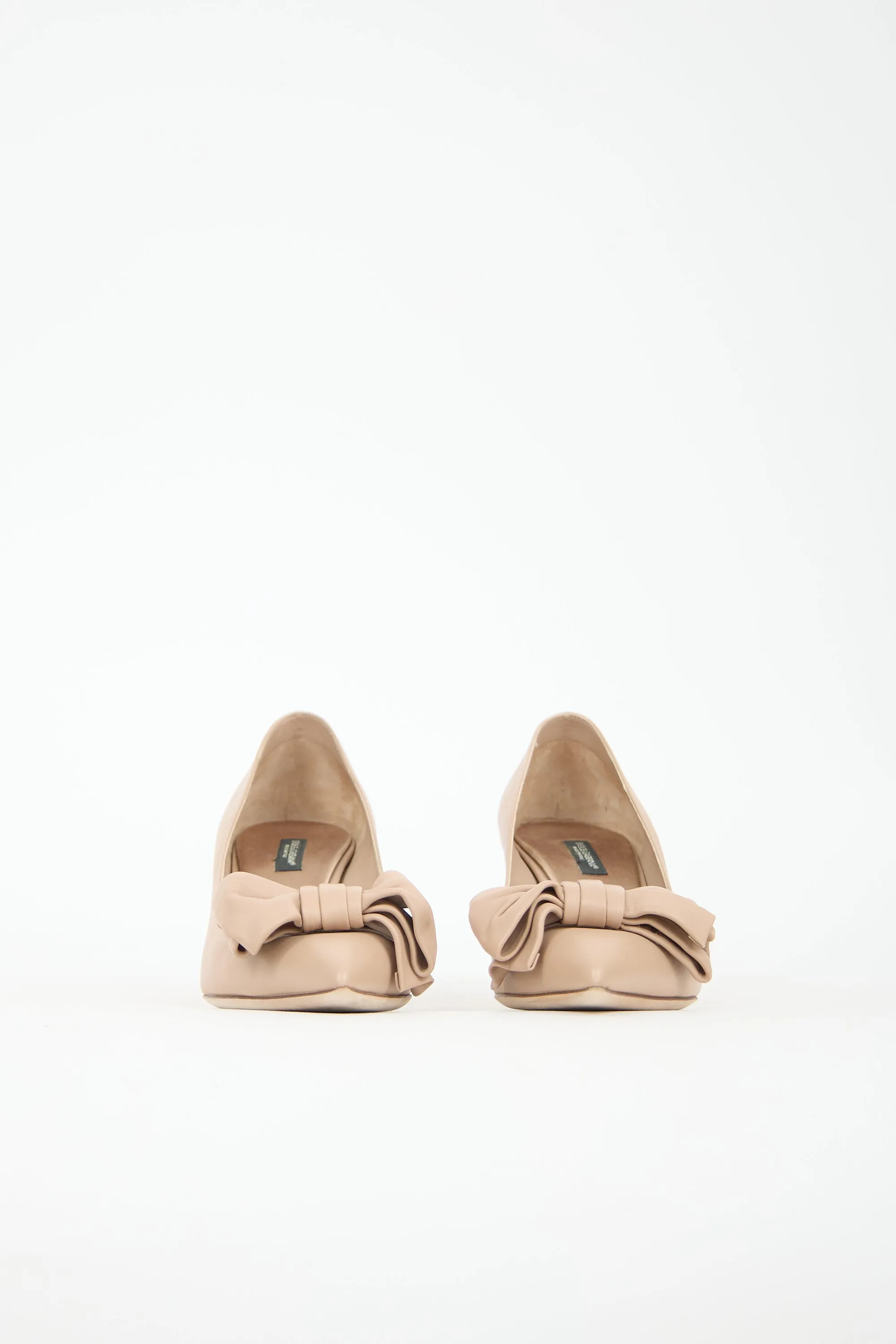 Leather Bow Pump sold by VSP Consignment product image thumbnail 3