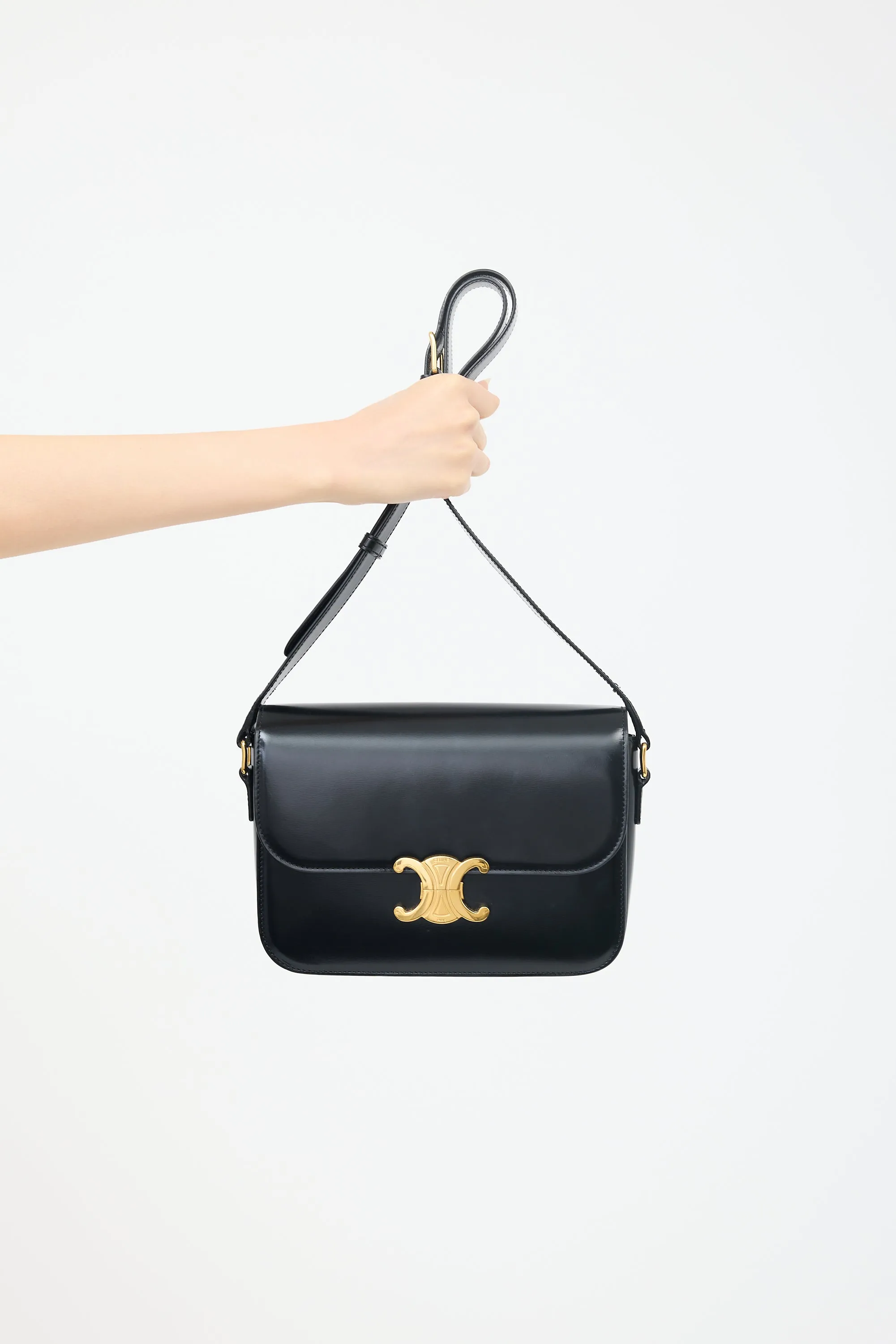 2020 Leather Classique Triomphe Bag sold by VSP Consignment product image thumbnail 2