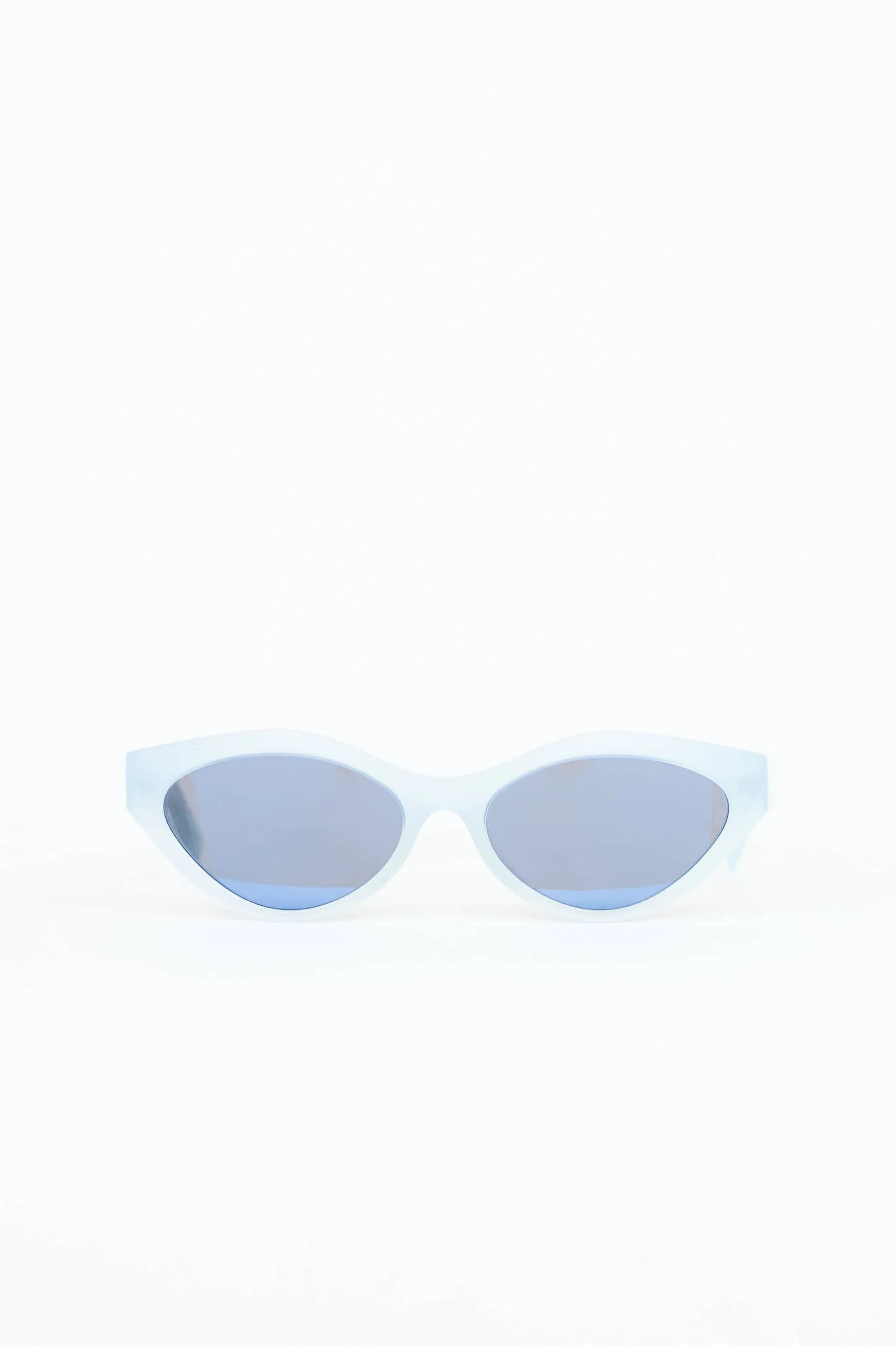 GV40025U Tapered Sunglasses sold by VSP Consignment