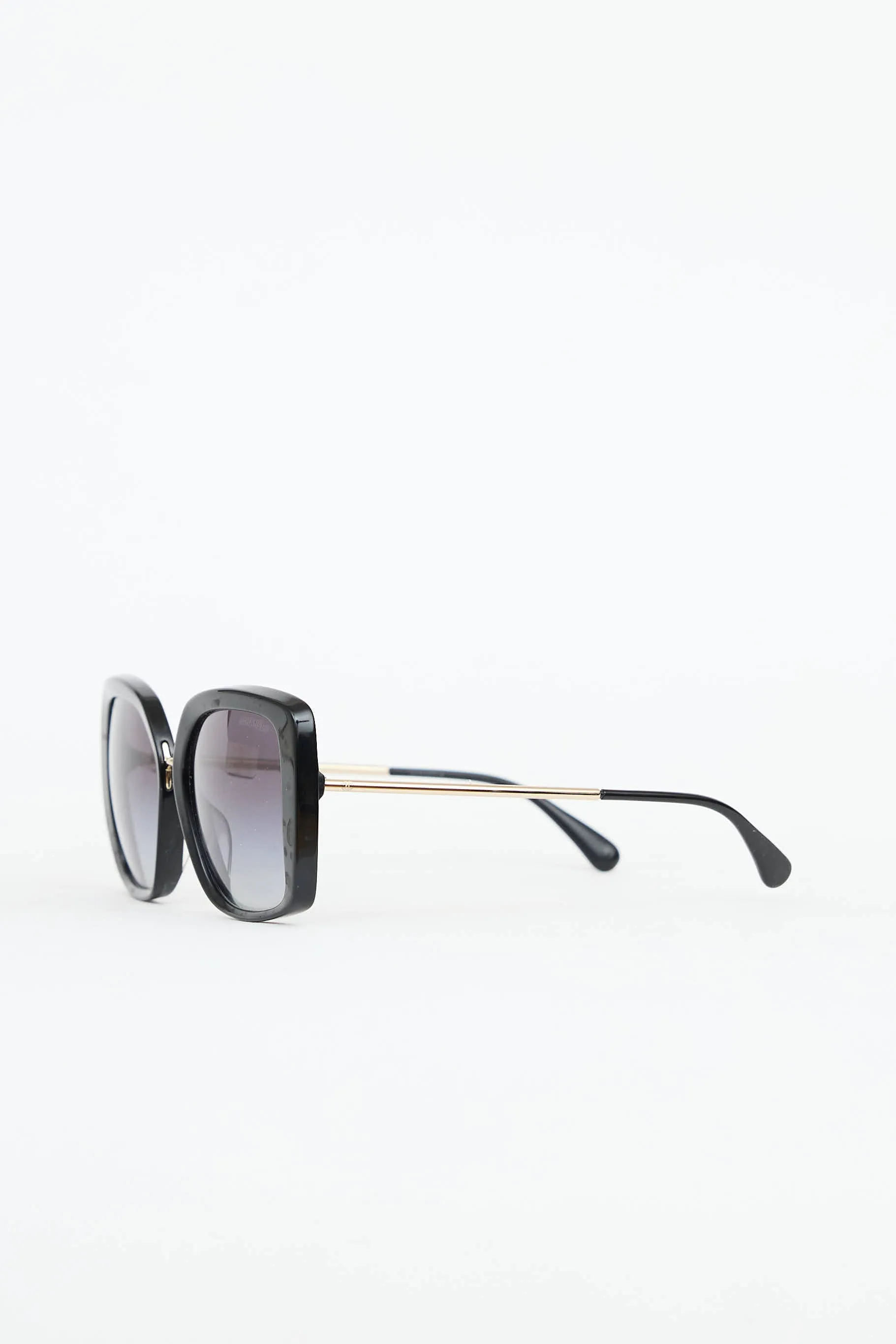 5401-A Square Sunglasses sold by VSP Consignment product image thumbnail 2