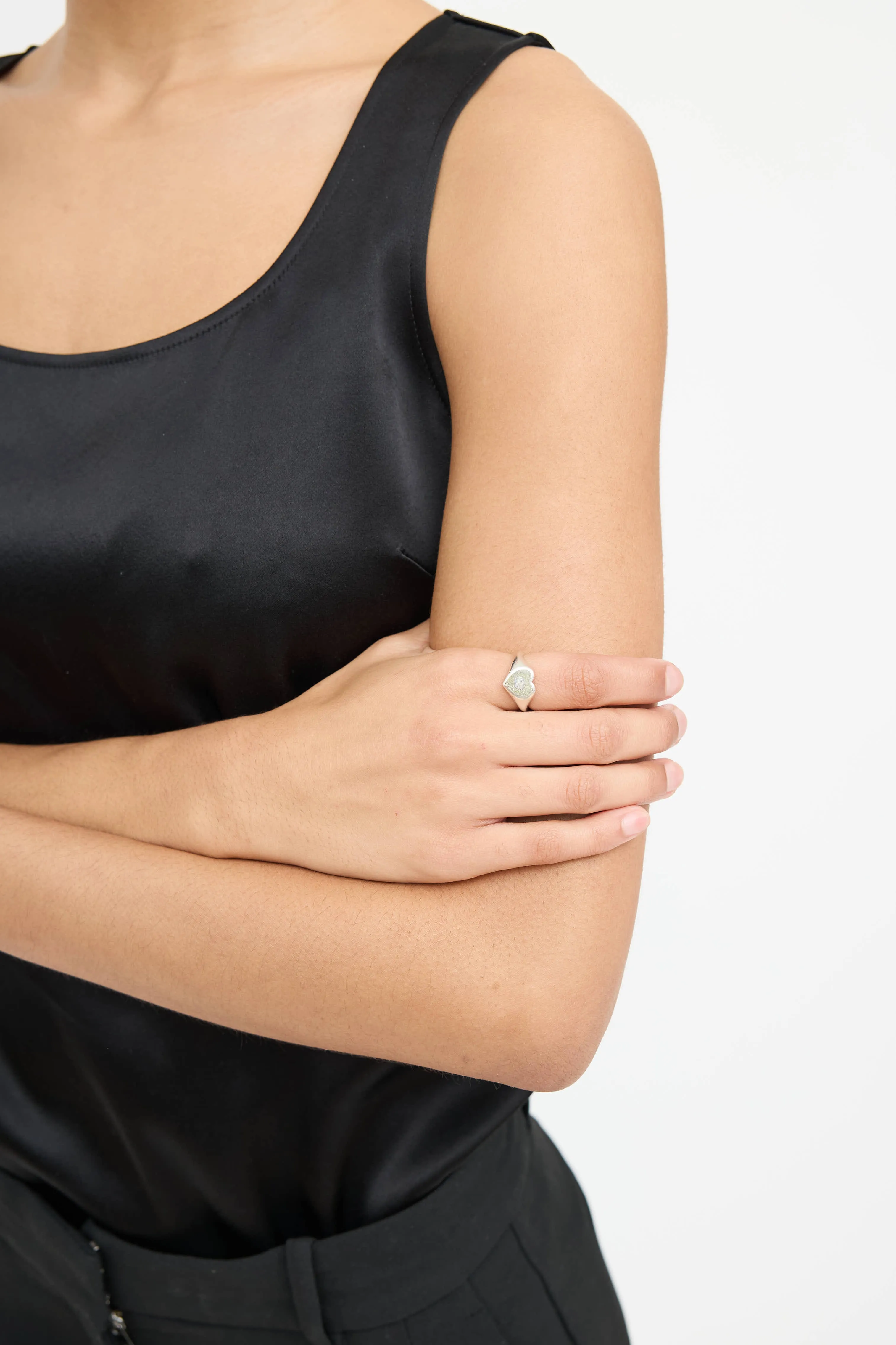 Sterling Silver Enamel Interlock G Heart Ring sold by VSP Consignment product image thumbnail 2