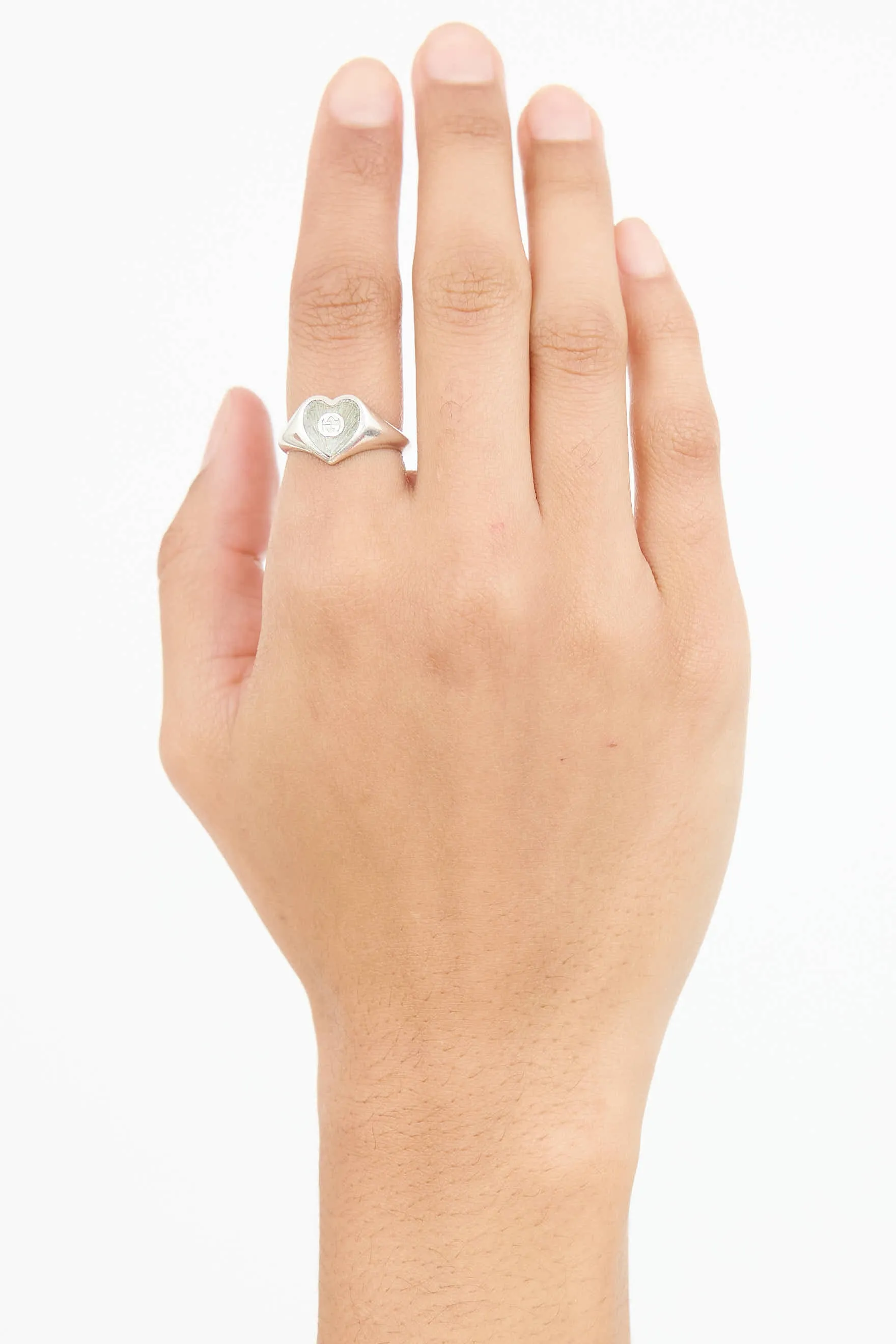 Sterling Silver Enamel Interlock G Heart Ring sold by VSP Consignment