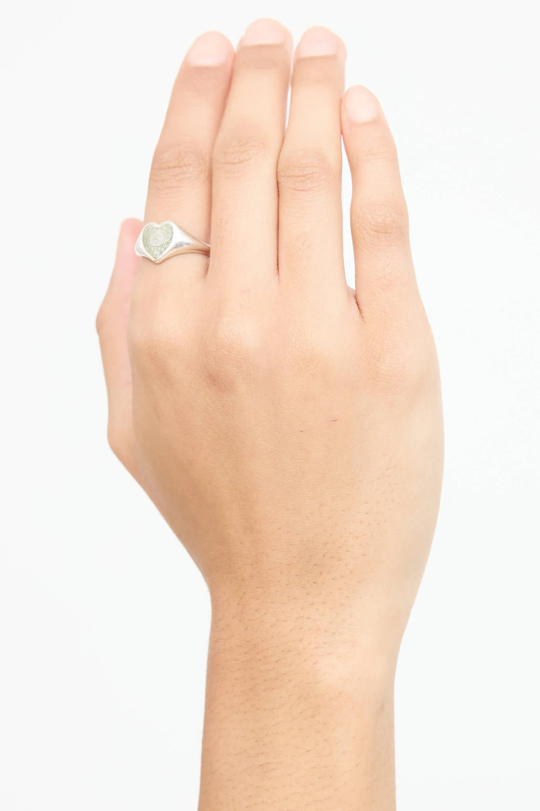 Sterling Silver Enamel Interlock G Heart Ring sold by VSP Consignment product image thumbnail 3