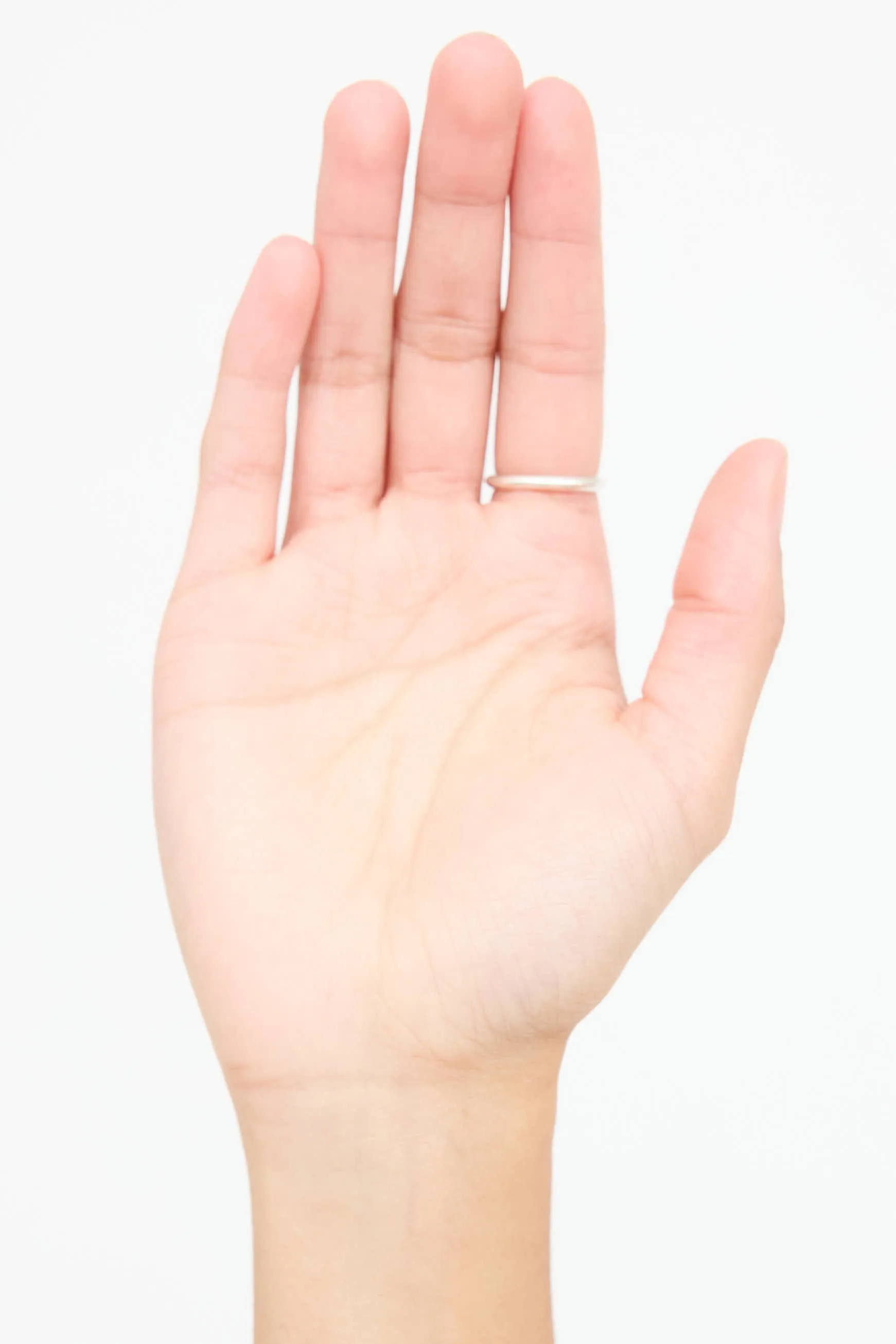 Sterling Silver Enamel Interlock G Heart Ring sold by VSP Consignment product image thumbnail 4