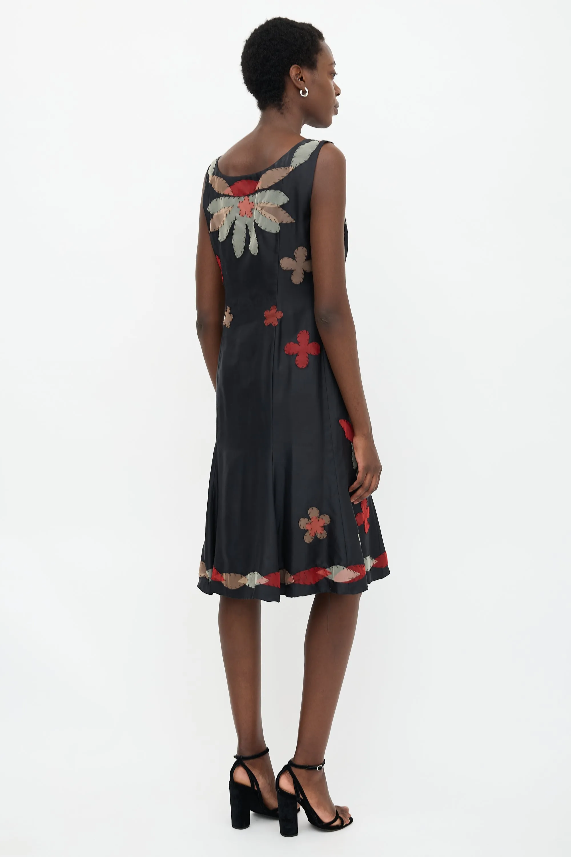 Silk Floral Applique Dress sold by VSP Consignment product image thumbnail 4