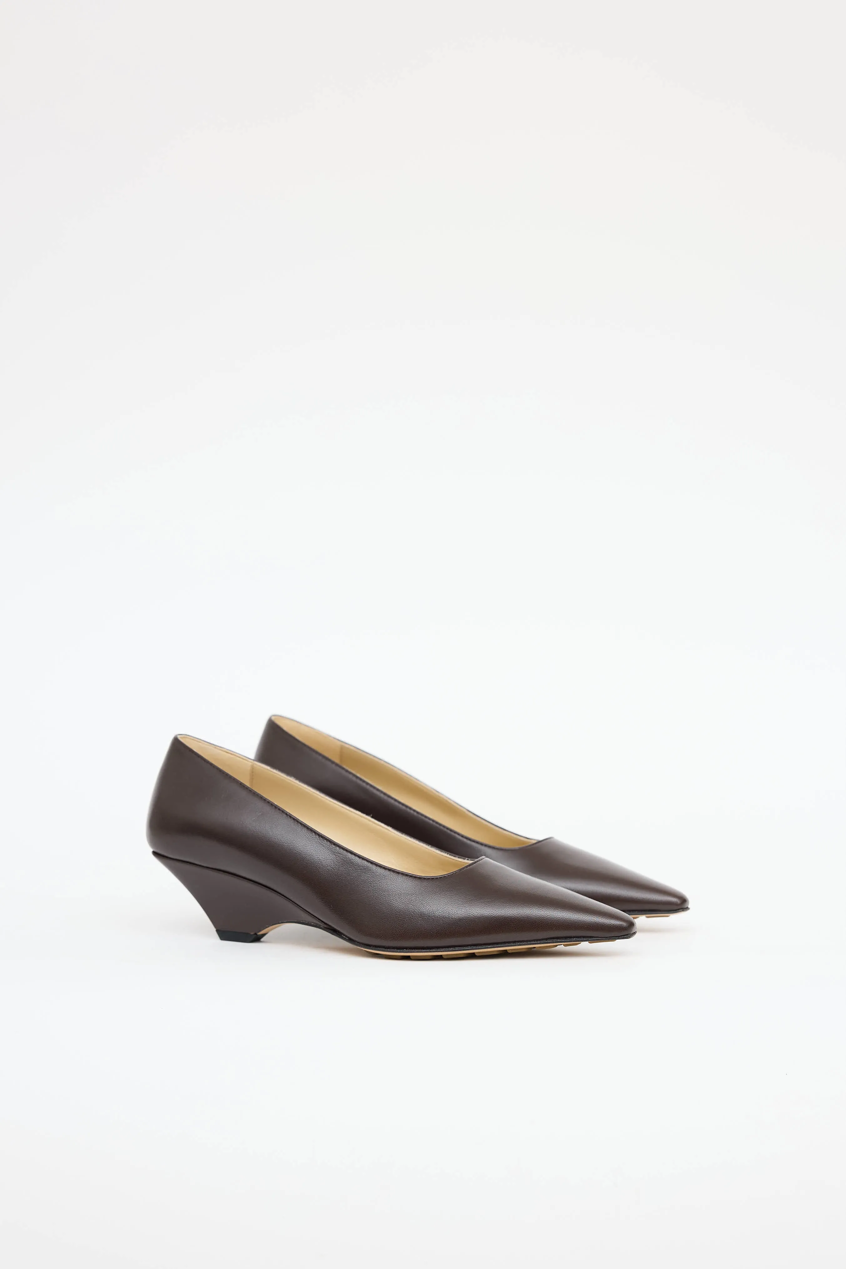 Leather Point Pump sold by VSP Consignment product image thumbnail 2
