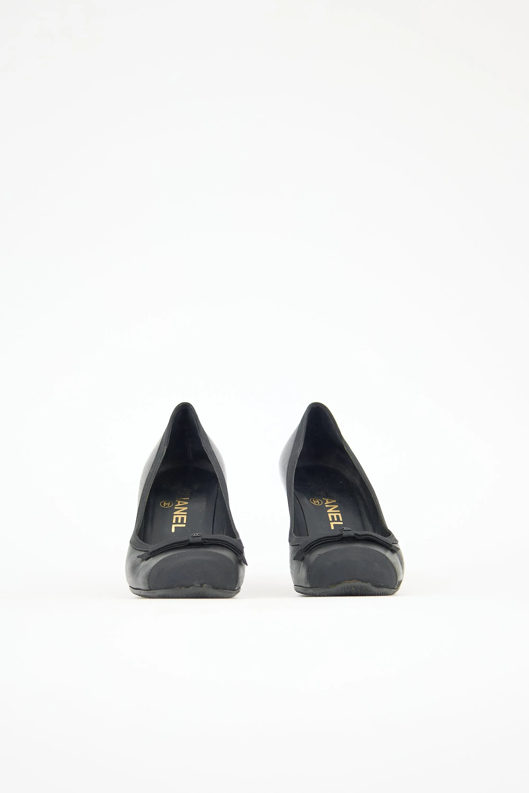 Leather Cap Toe Bow Pump sold by VSP Consignment product image thumbnail 4