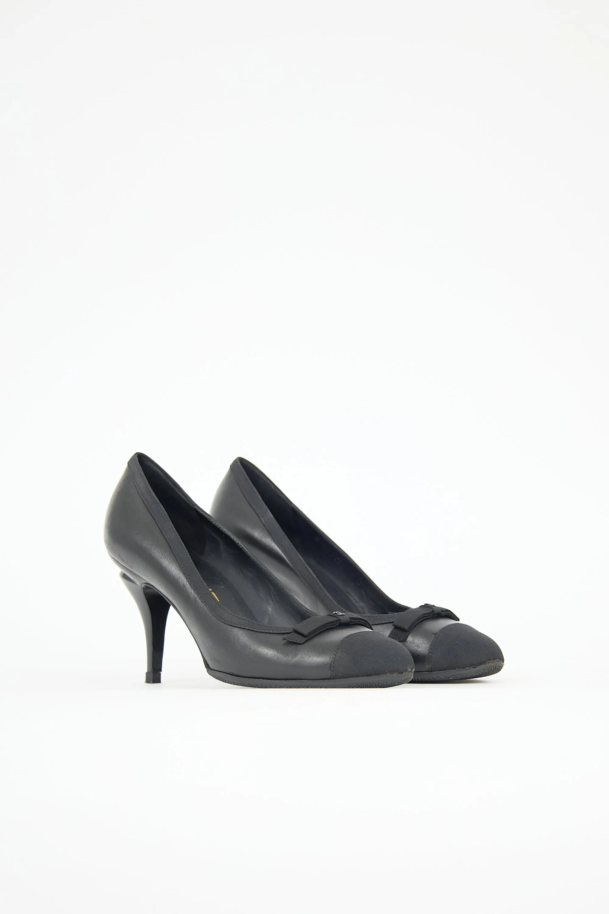 Leather Cap Toe Bow Pump sold by VSP Consignment product image thumbnail 3
