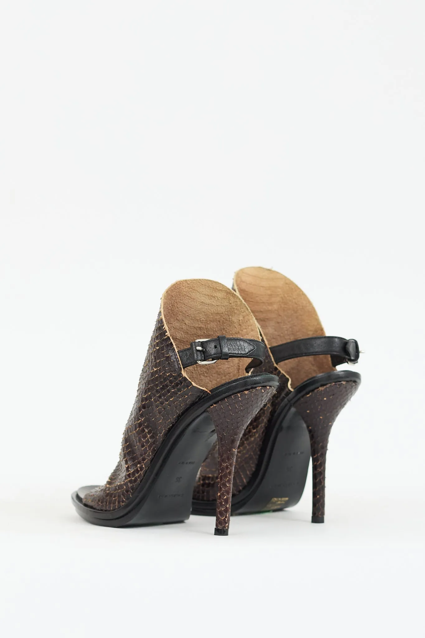 Textured Leather Glove Slingback Heel sold by VSP Consignment product image thumbnail 4