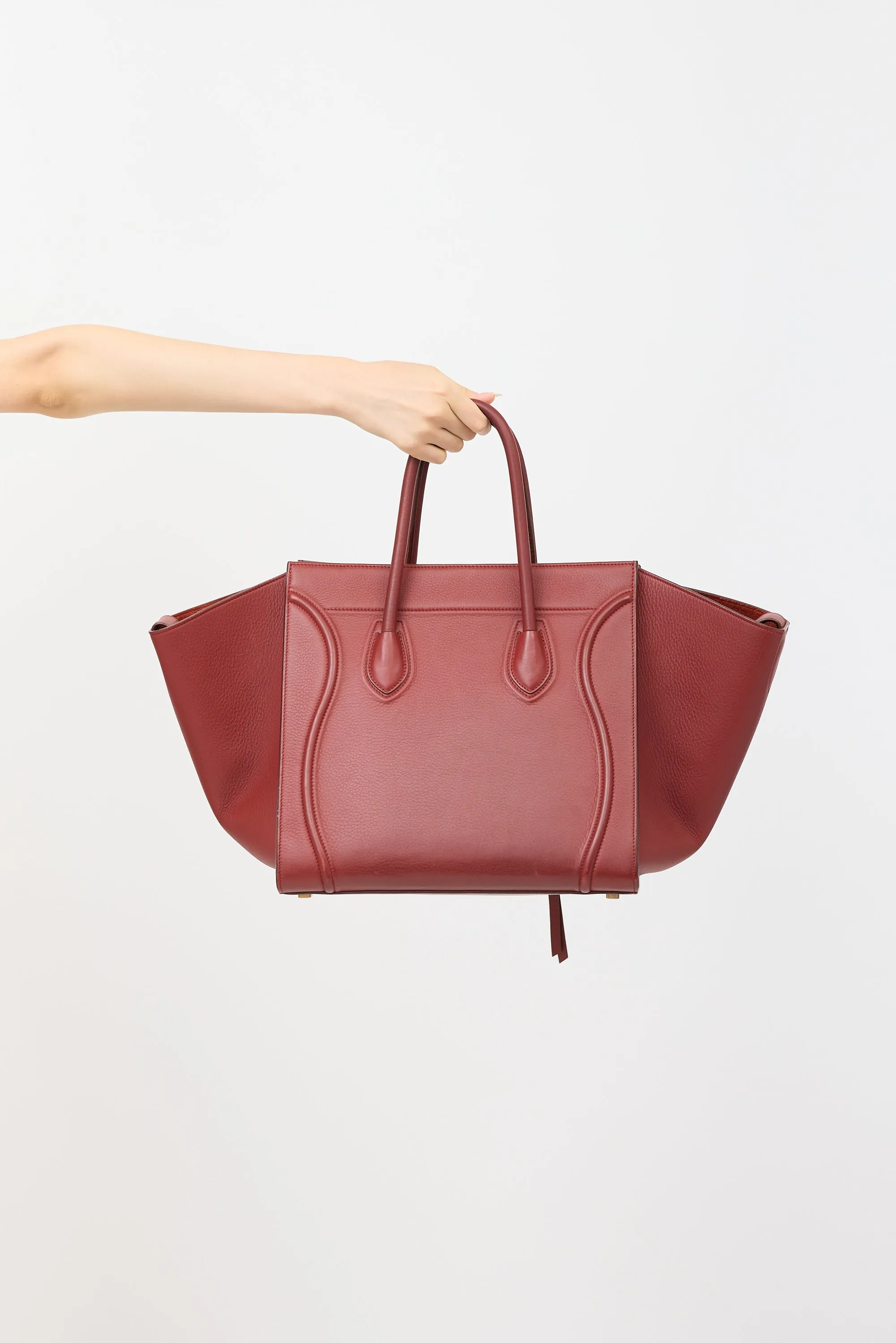 2016 Leather Medium Phantom Luggage Bag sold by VSP Consignment product image thumbnail 4