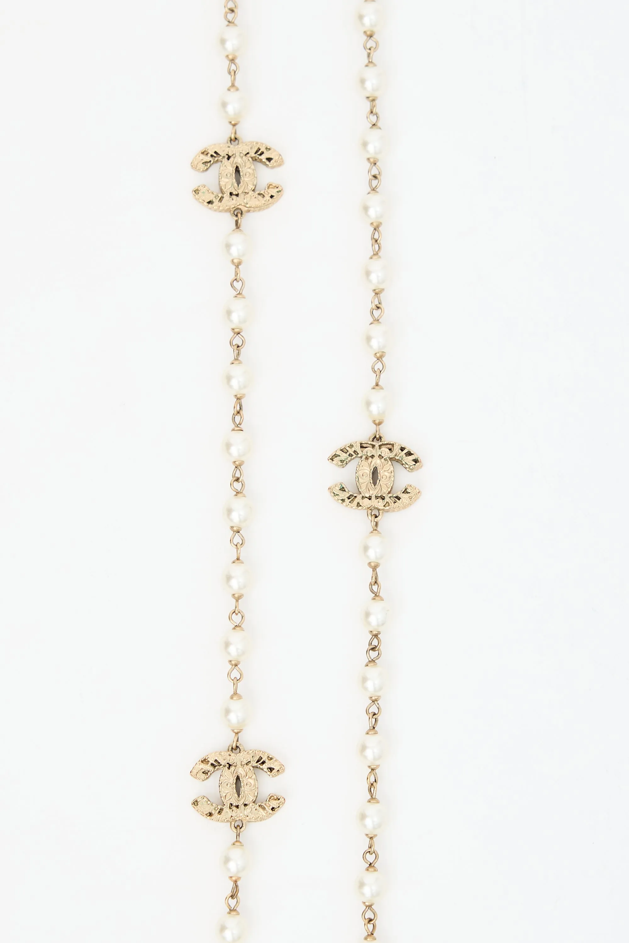 Faux Pearl CC Necklace sold by VSP Consignment product image thumbnail 2