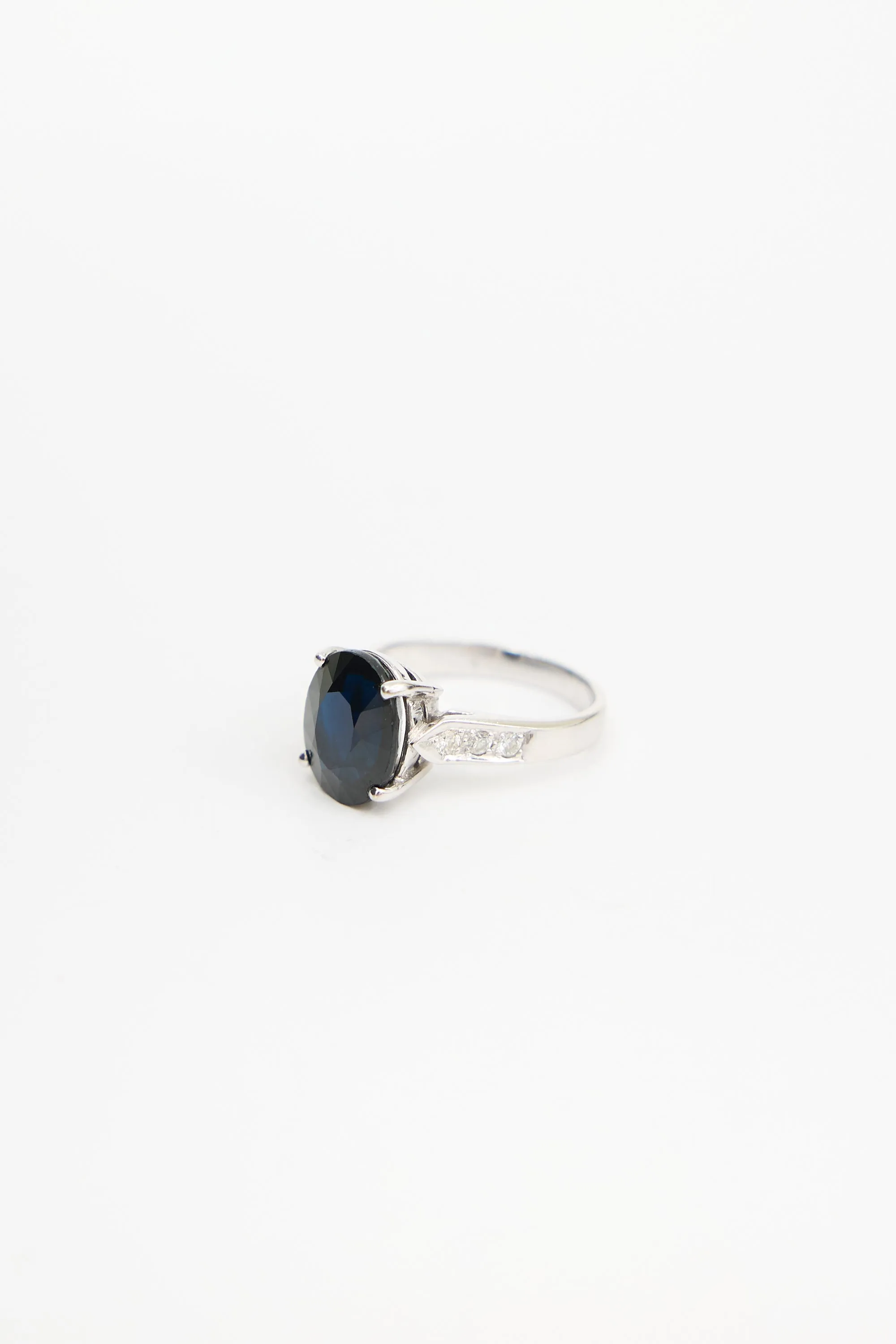 18K White Gold & Sapphire Ring sold by VSP Consignment