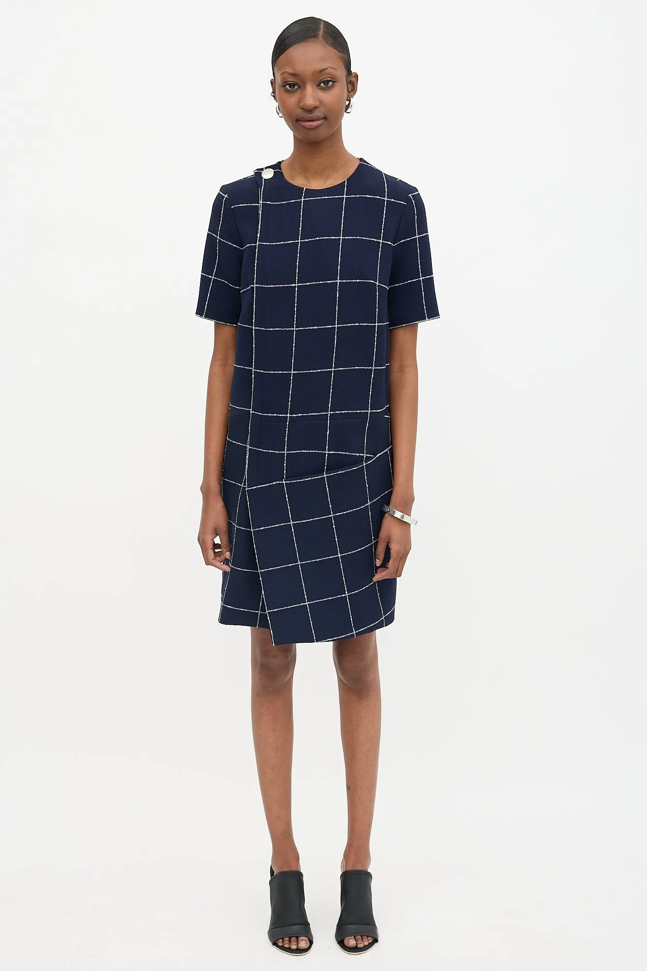 2016 Wool Crepe Dress sold by VSP Consignment product image thumbnail 2