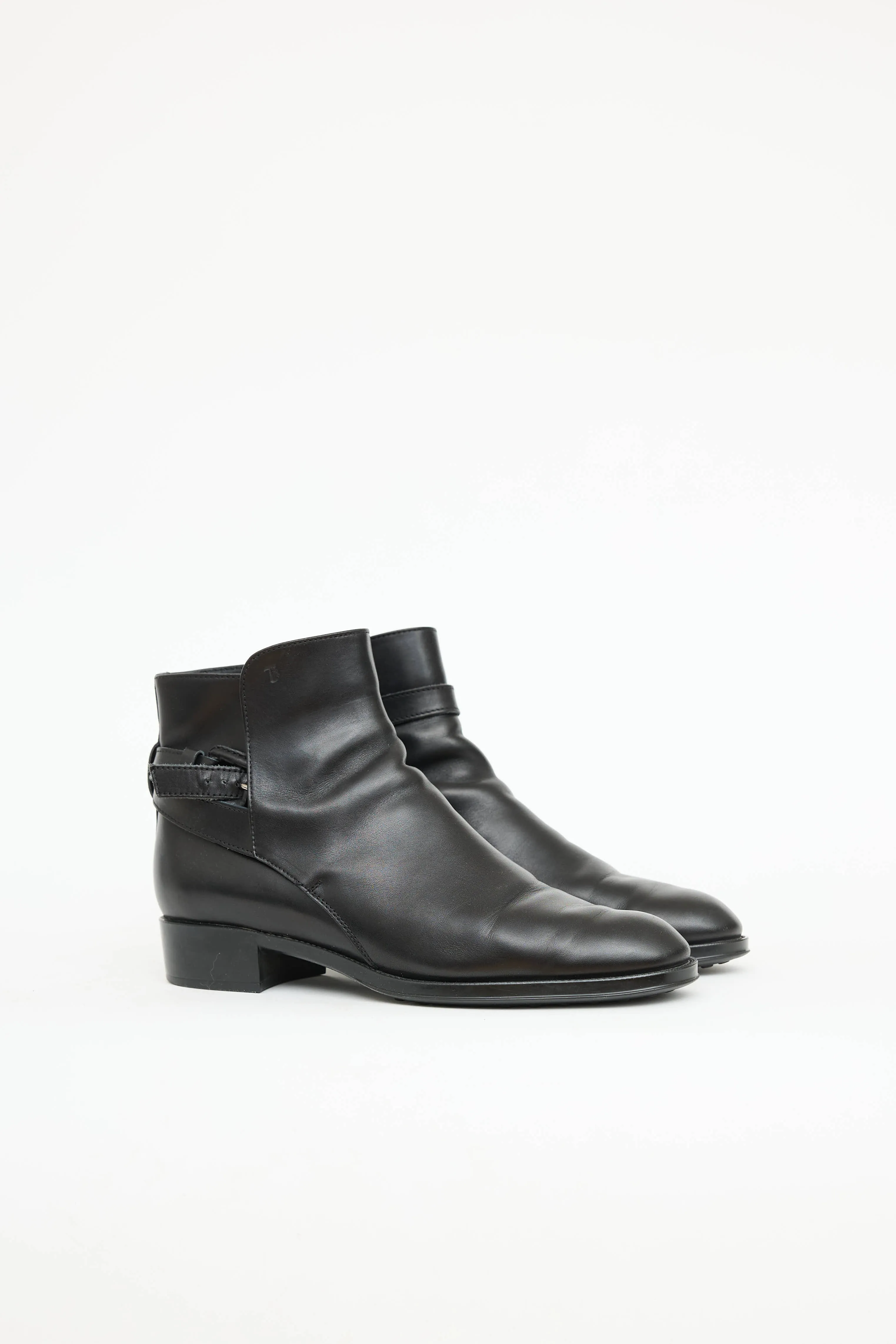 Leather Ankle Boot sold by VSP Consignment product image thumbnail 2