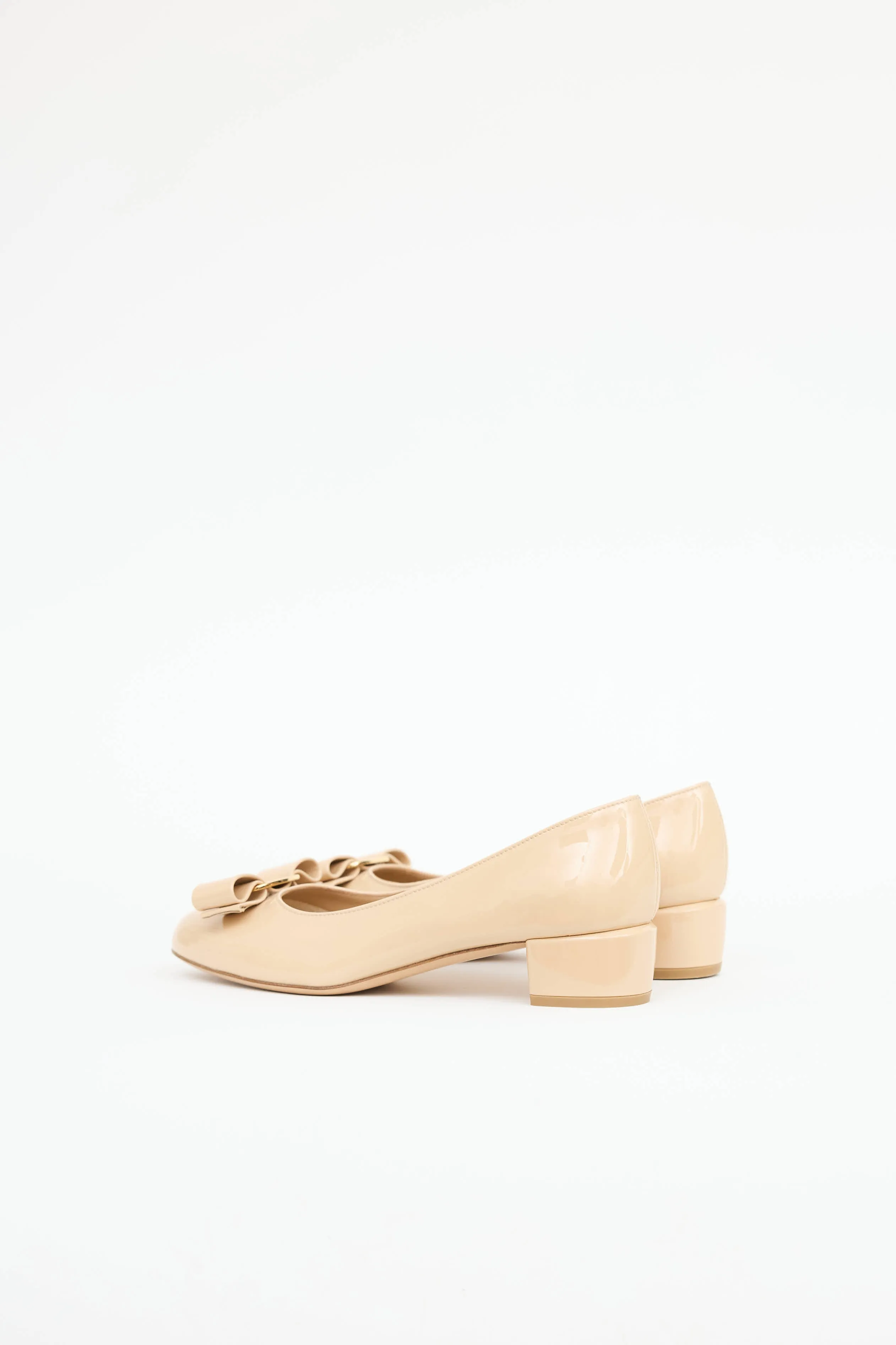 Patent Vara Bow Pump sold by VSP Consignment product image thumbnail 4