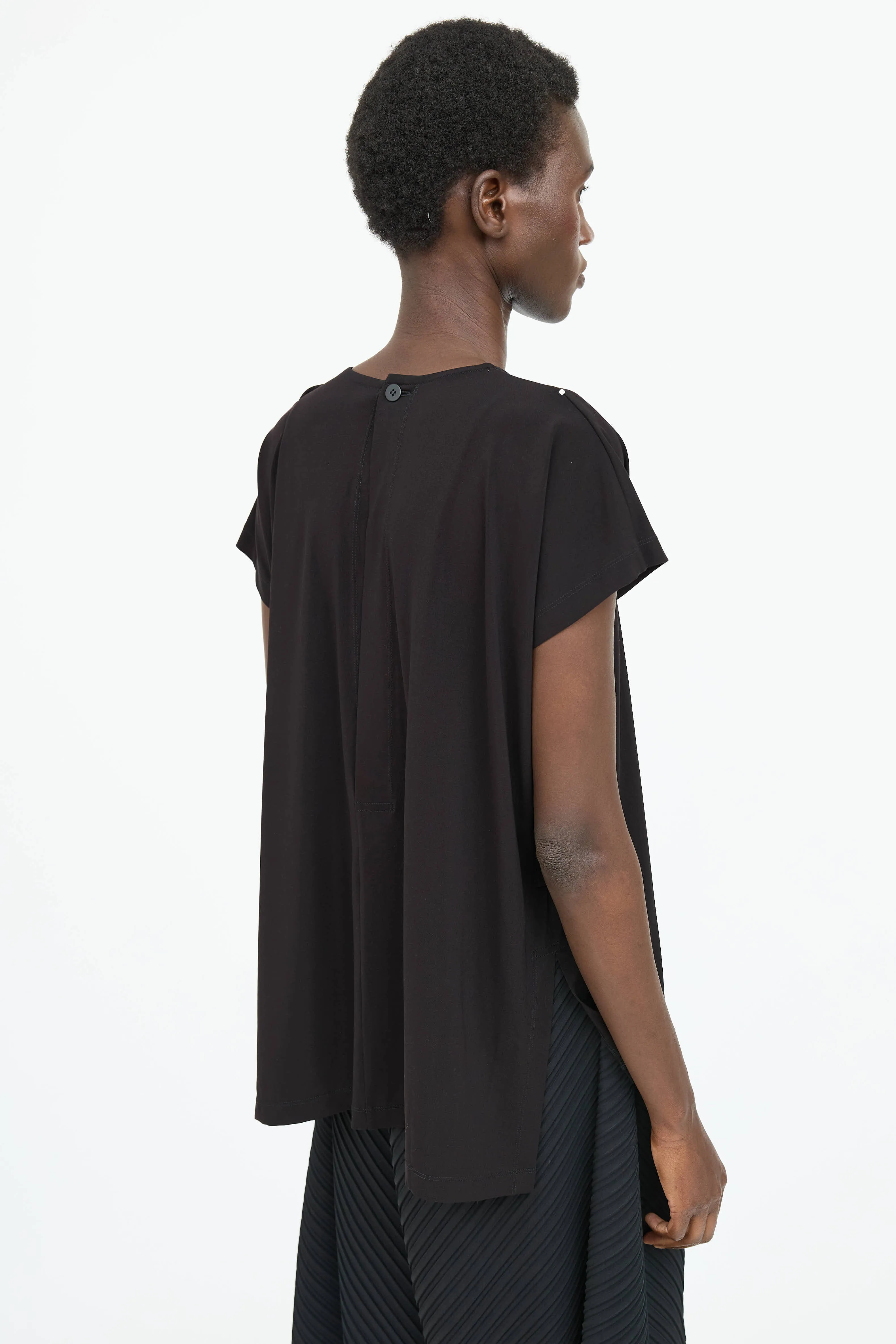 Short Sleeve T-Shirt sold by VSP Consignment product image thumbnail 4