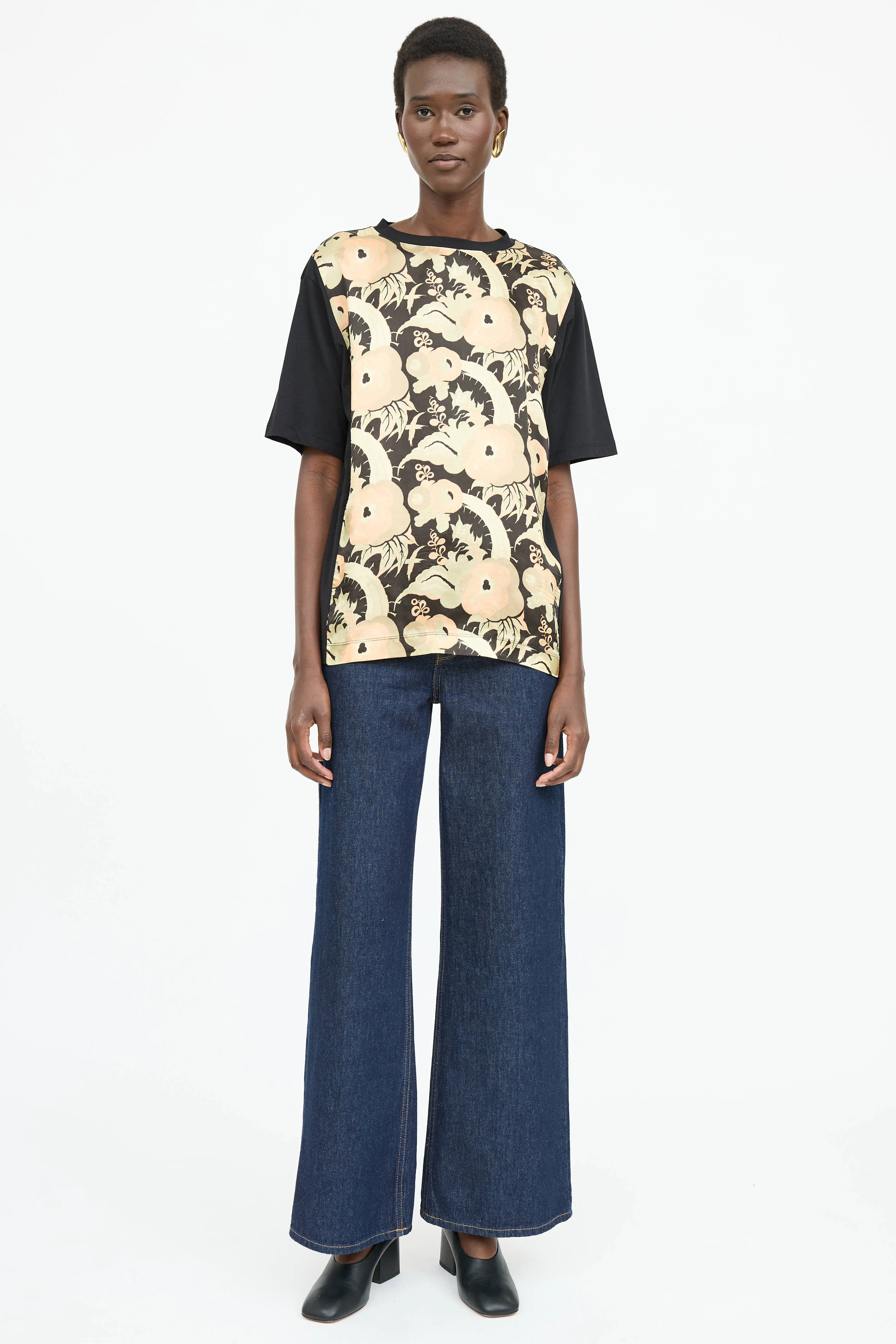 Printed Floral T-Shirt sold by VSP Consignment product image thumbnail 2