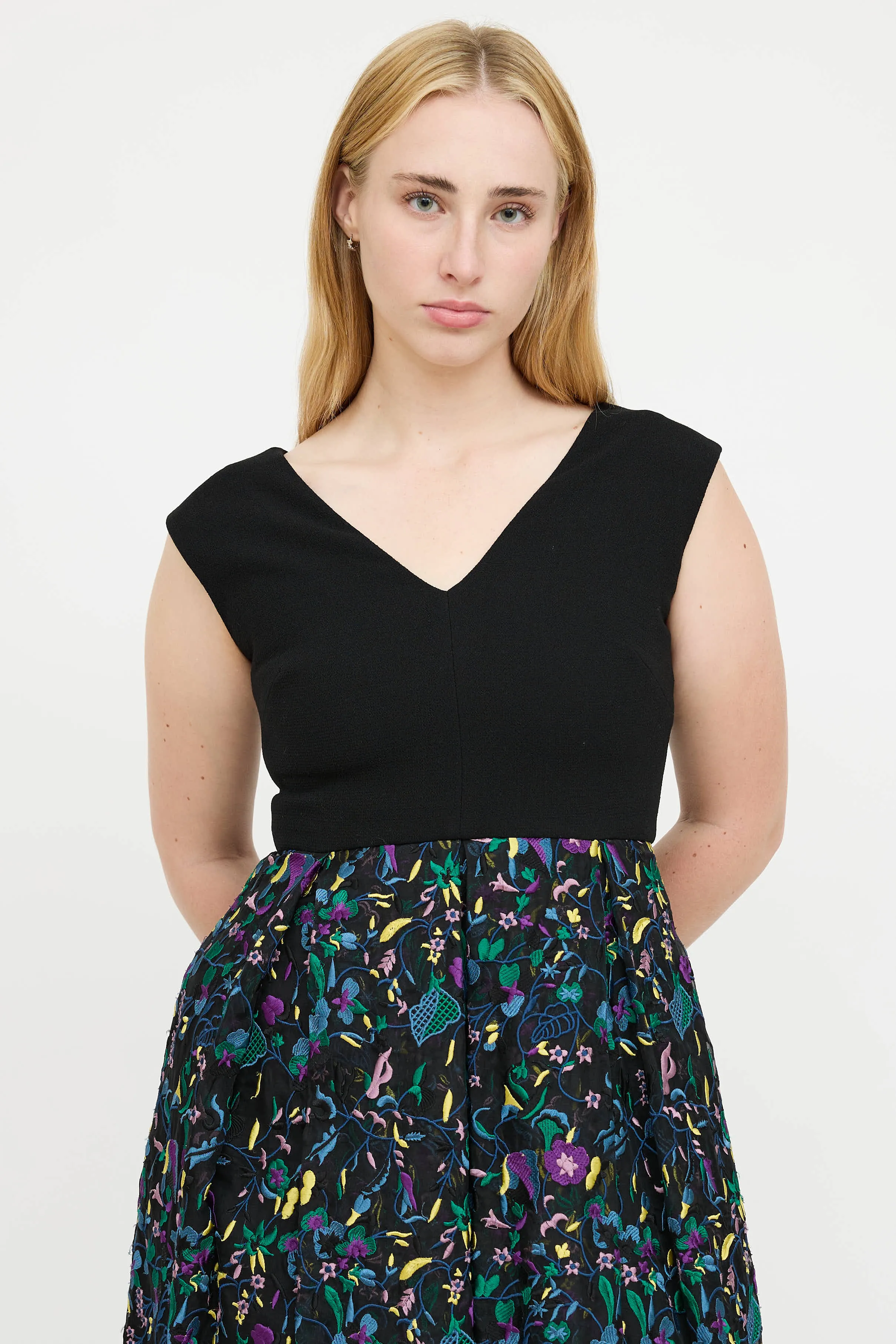 Floral Loren Dress sold by VSP Consignment product image thumbnail 2