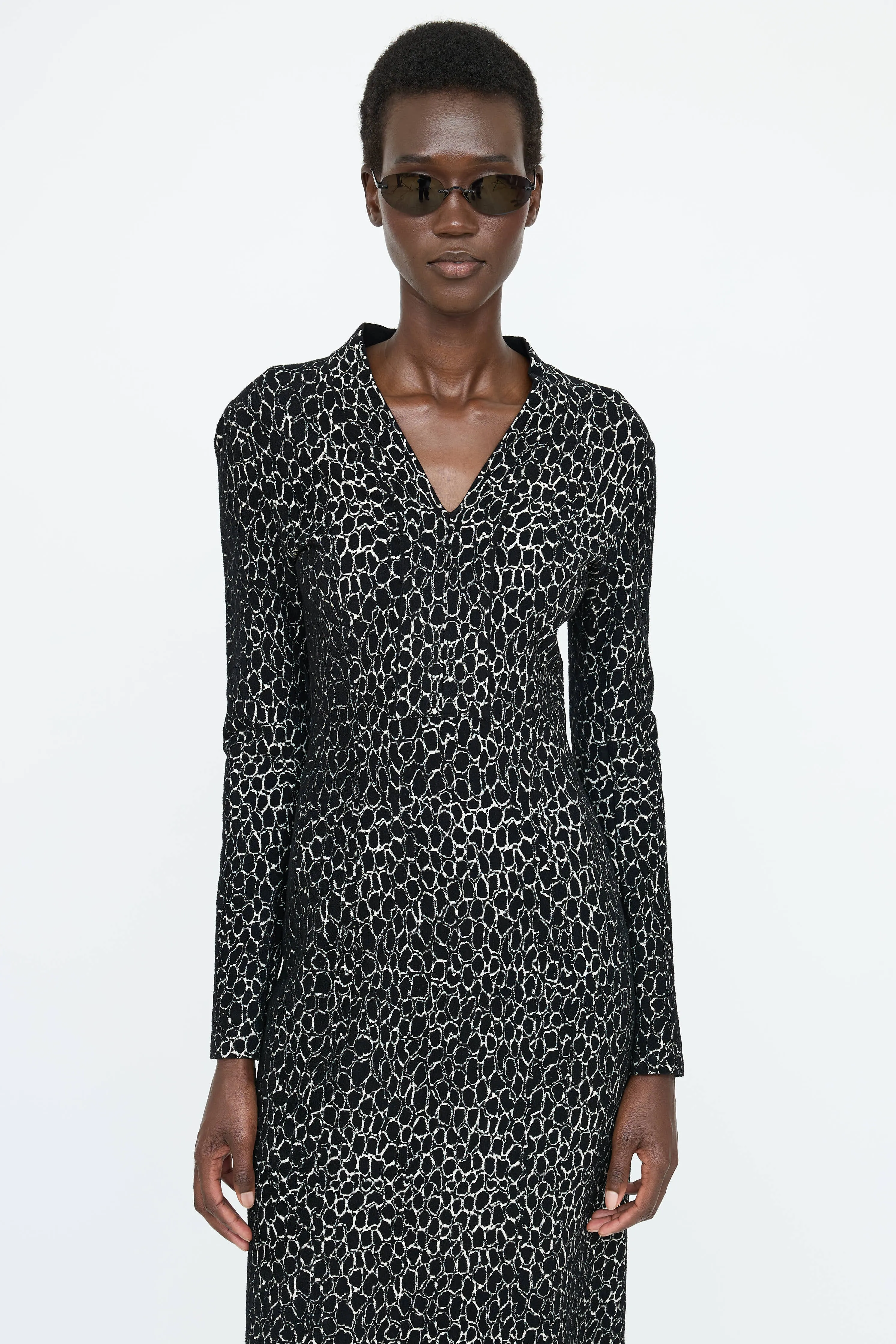 Textured Pattern Dress sold by VSP Consignment product image thumbnail 2