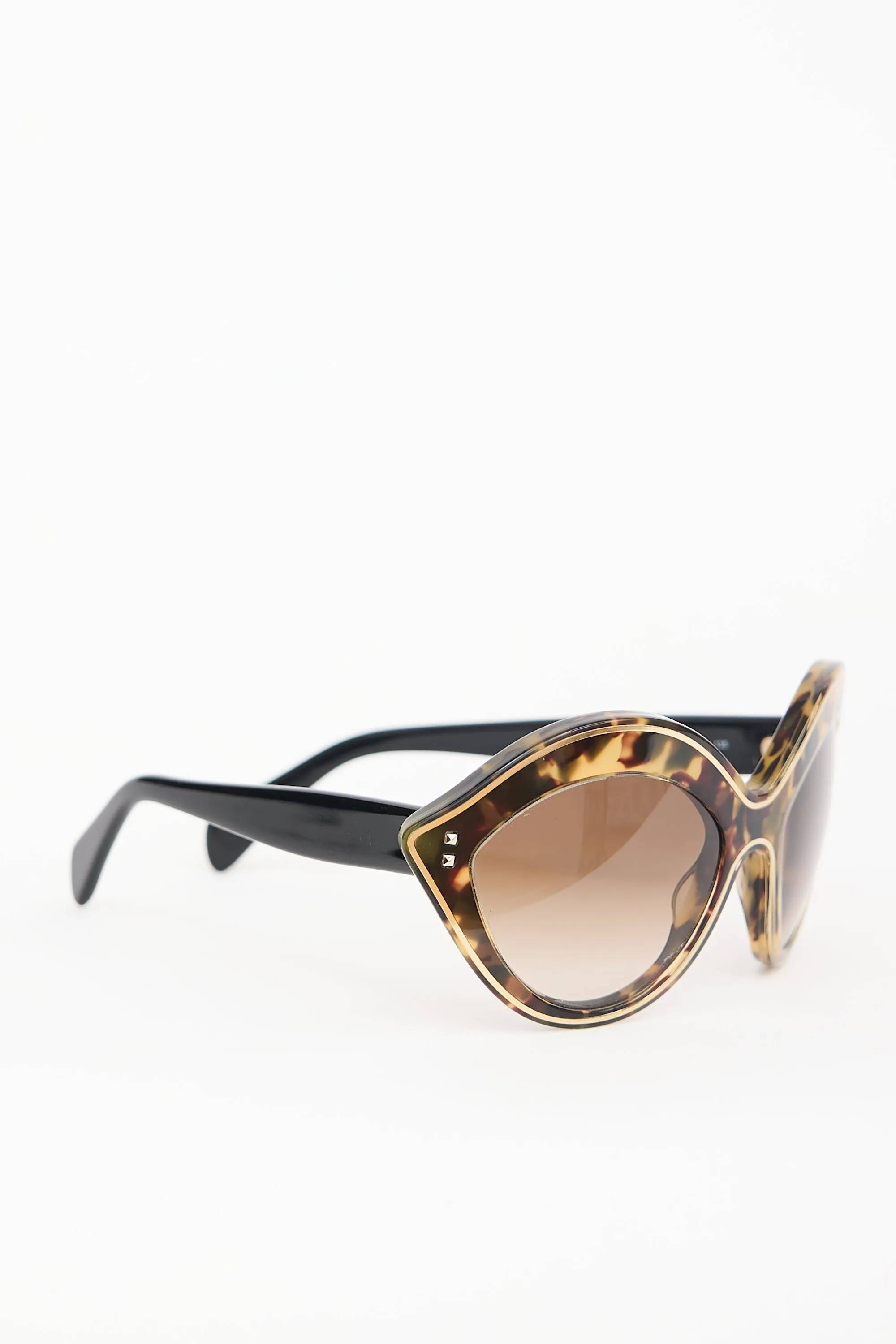 V689S Sunglasses sold by VSP Consignment product image thumbnail 3
