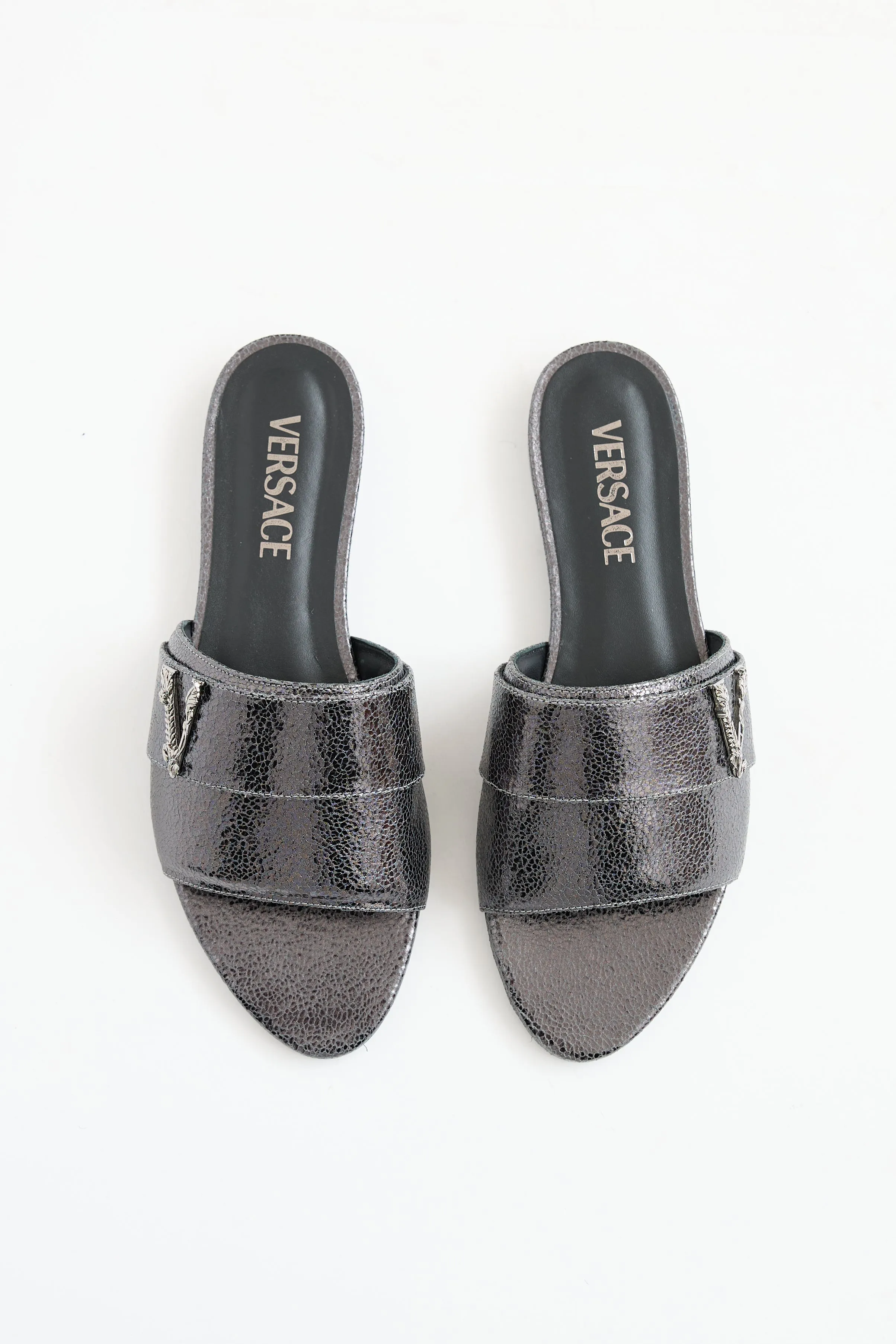 Cracked Leather Virtus Slide sold by VSP Consignment product image thumbnail 2