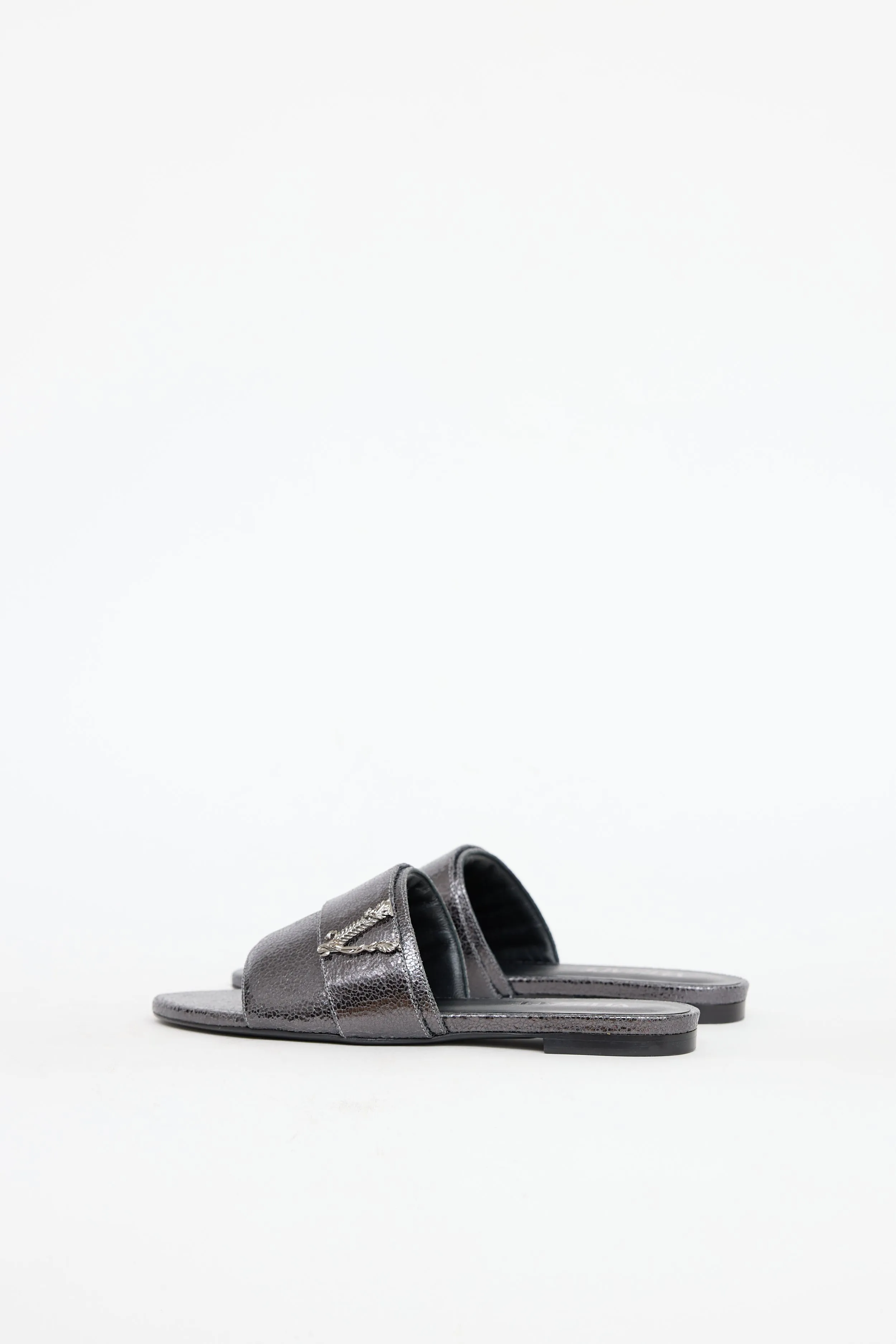 Cracked Leather Virtus Slide sold by VSP Consignment product image thumbnail 4