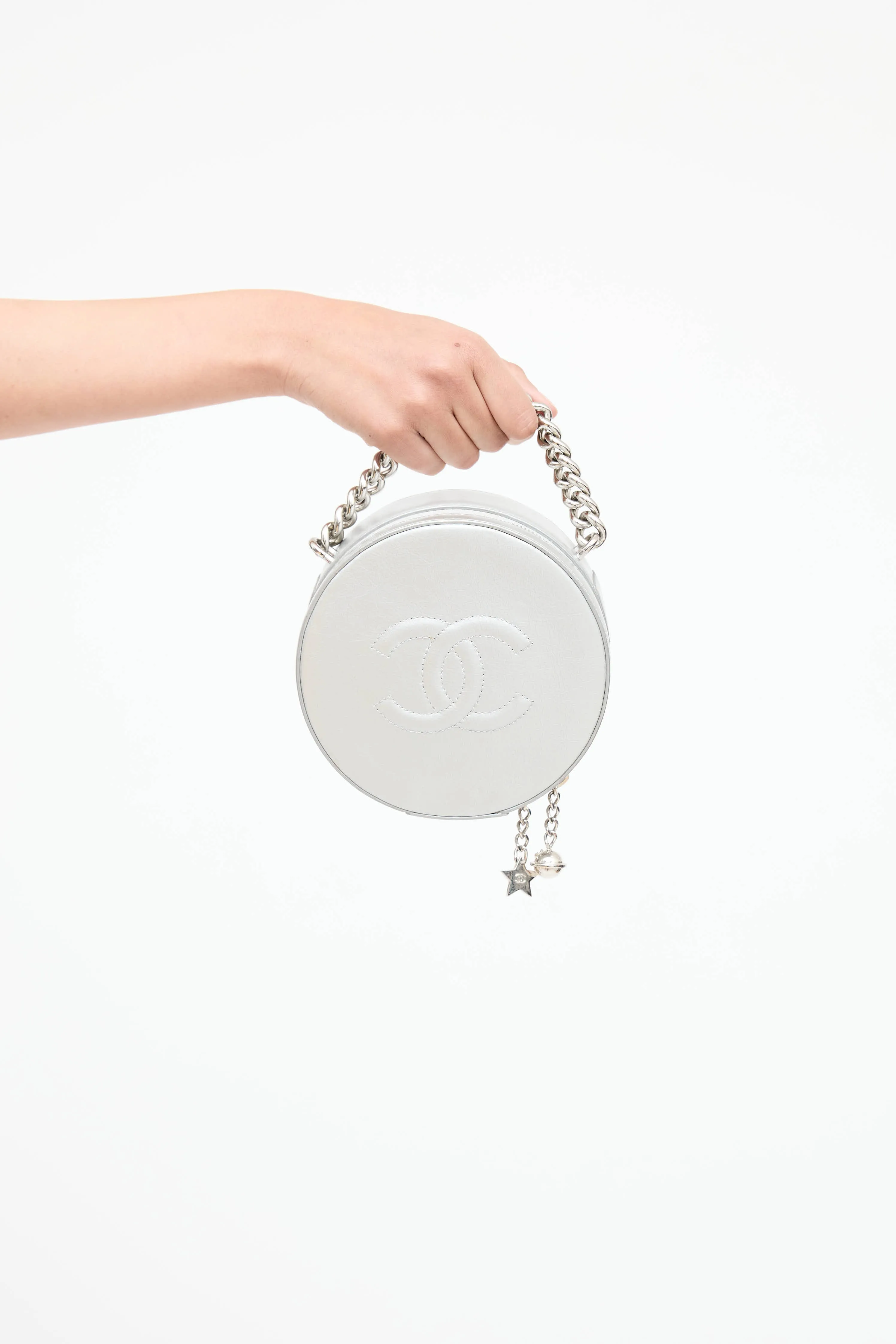 2018 Round As Earth Bag sold by VSP Consignment