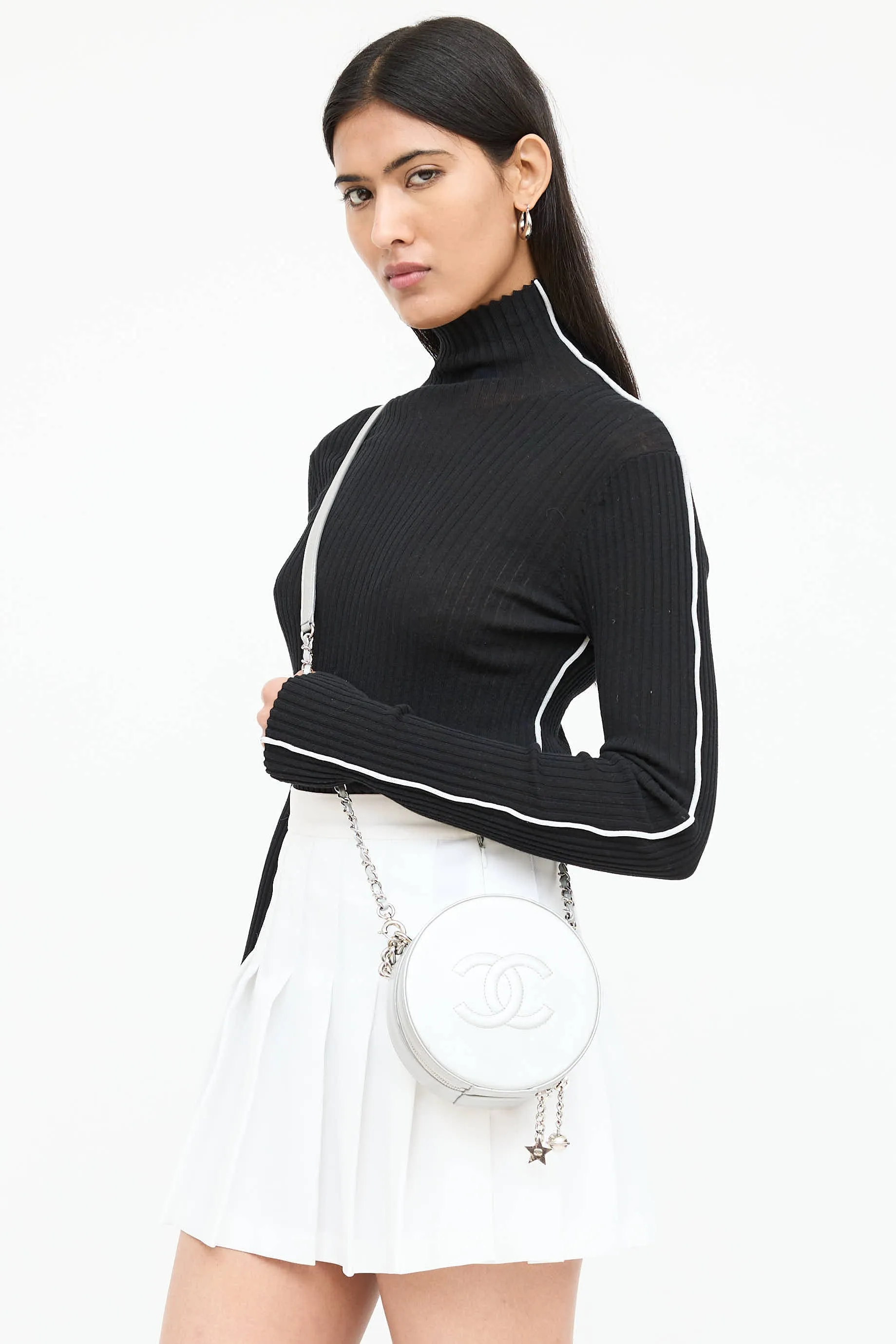 2018 Round As Earth Bag sold by VSP Consignment product image thumbnail 2