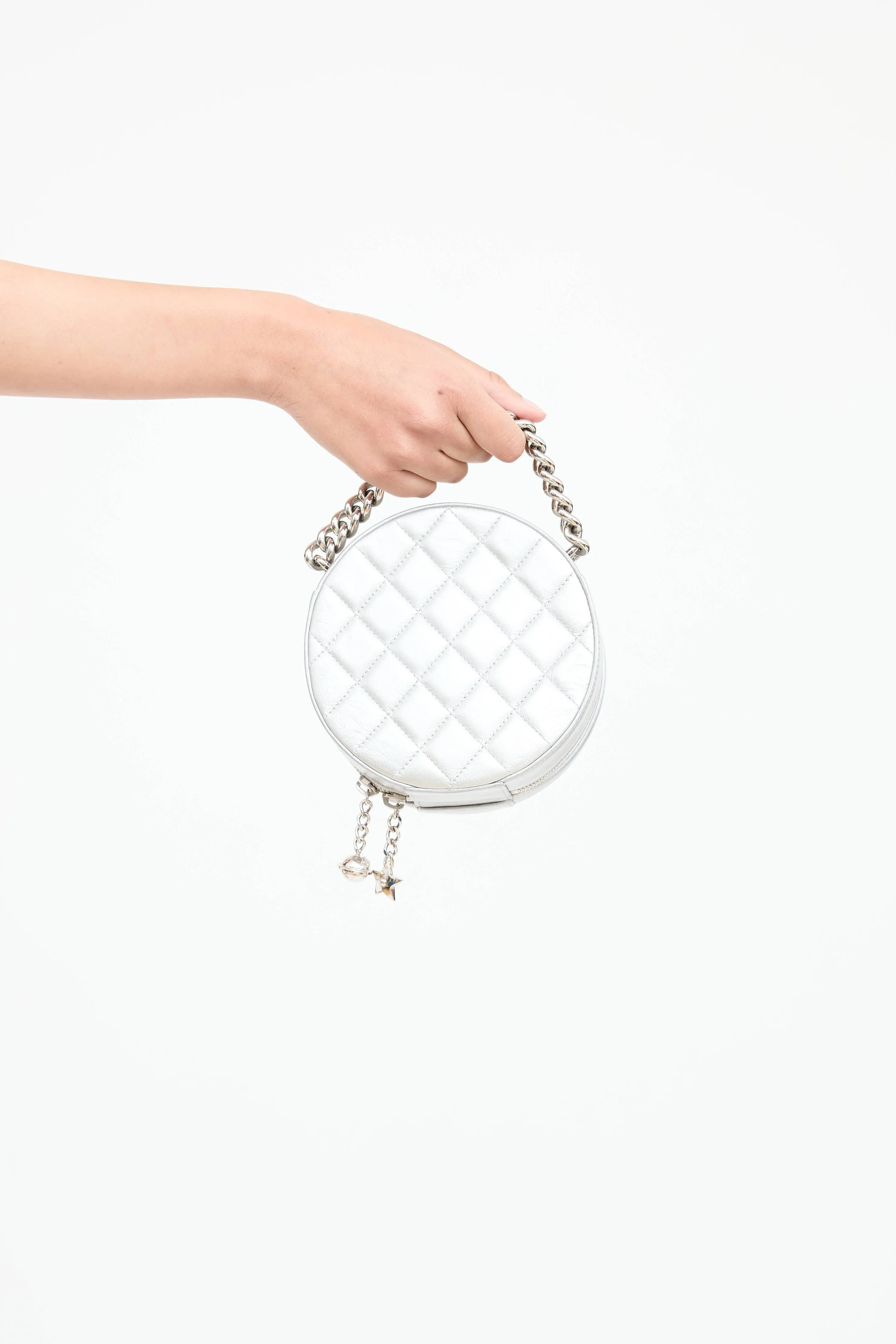 2018 Round As Earth Bag sold by VSP Consignment product image thumbnail 3