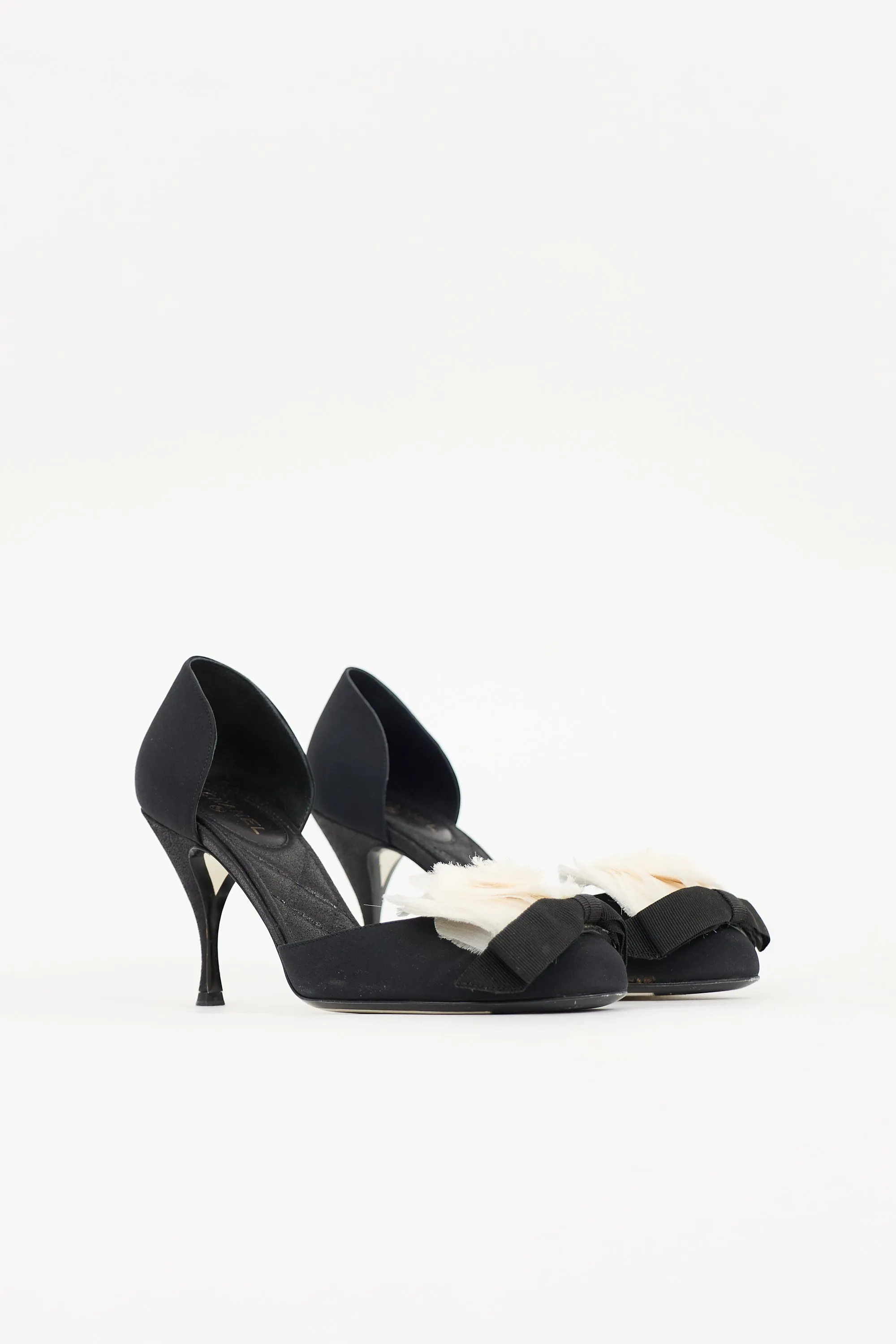 Camellia D'Orsay Heel sold by VSP Consignment product image thumbnail 3