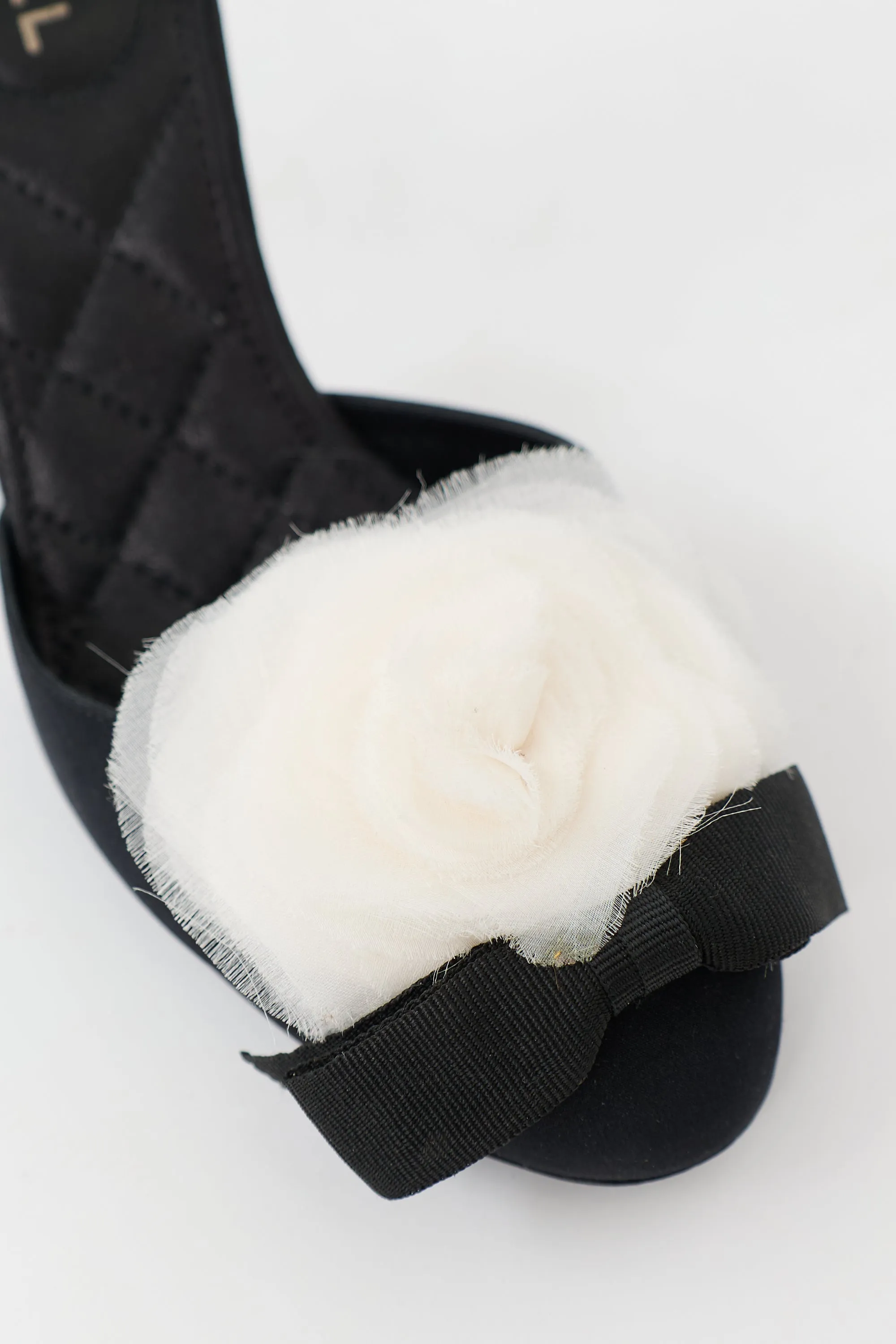 Camellia D'Orsay Heel sold by VSP Consignment product image thumbnail 2