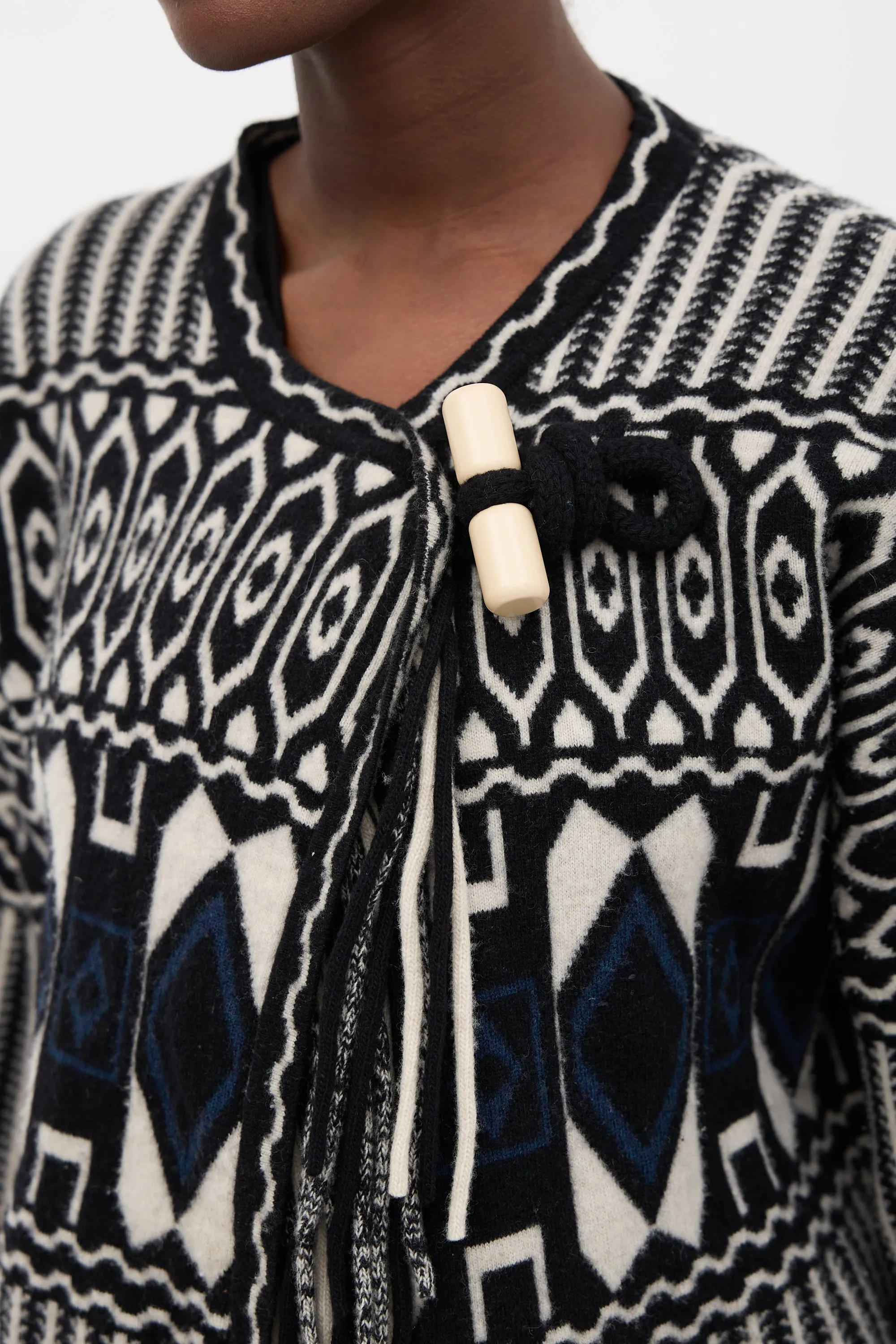 Pre-Fall 2015 Patterned Jacket sold by VSP Consignment product image thumbnail 5