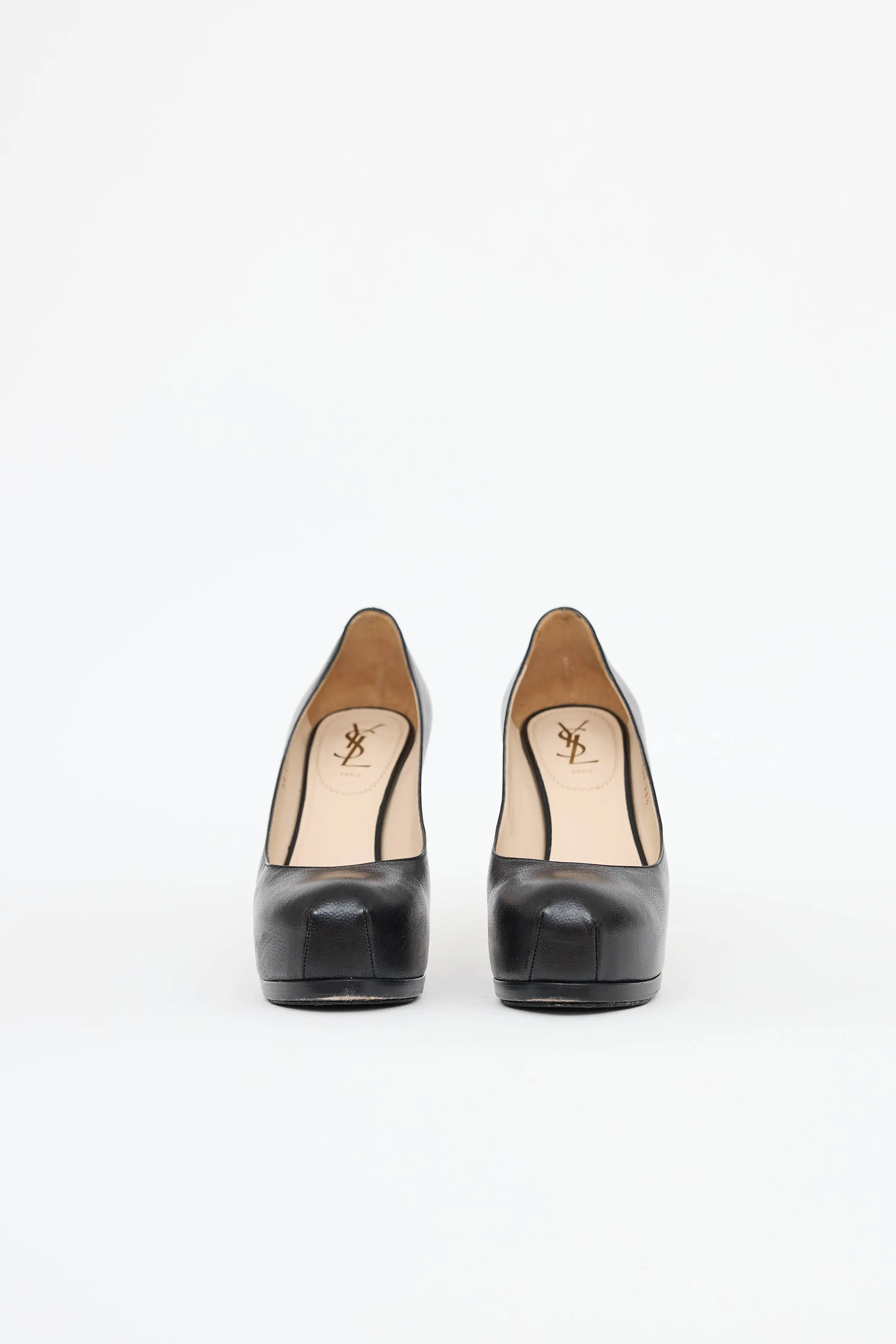 Leather Tribtoo Pump sold by VSP Consignment product image thumbnail 3