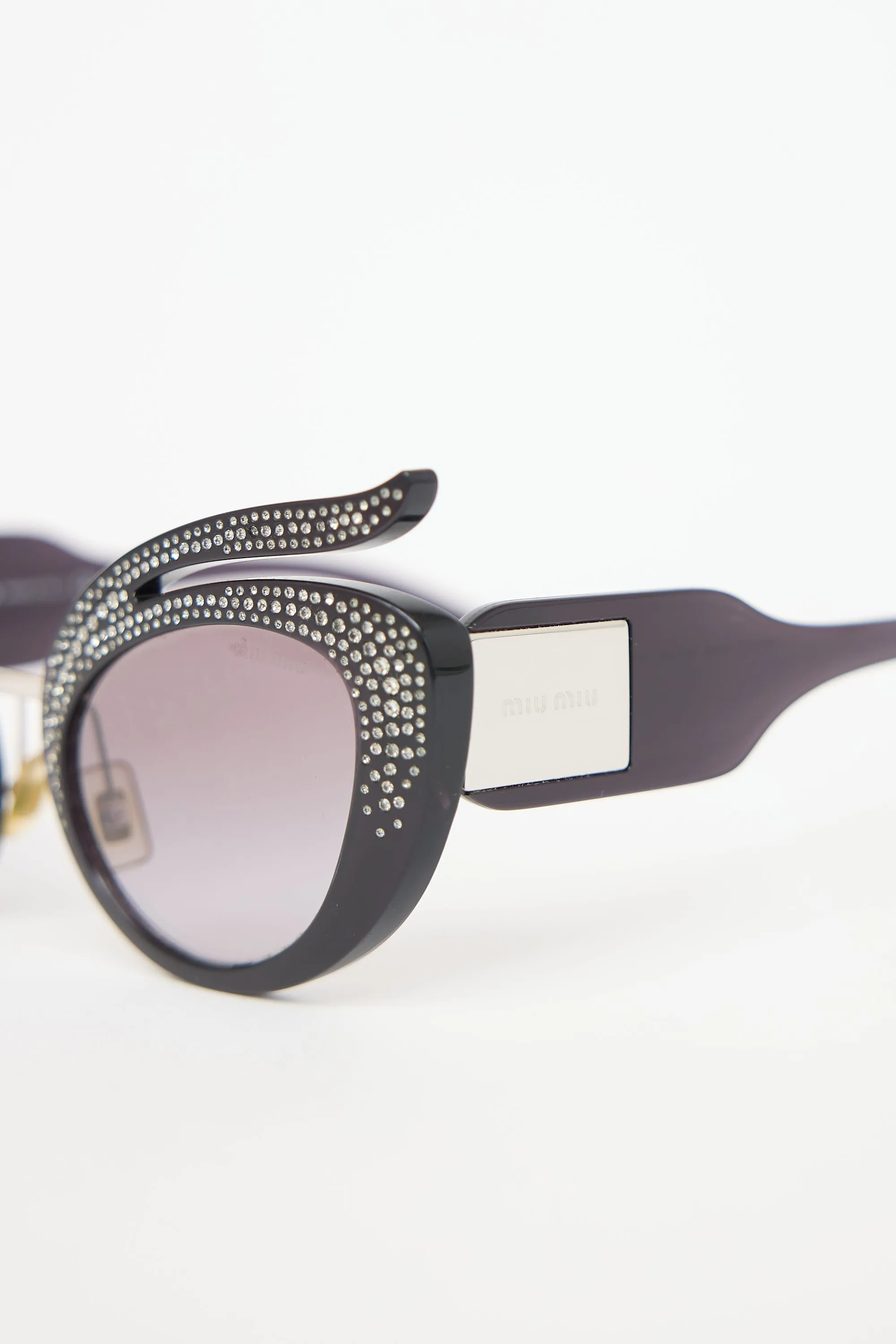 SMU04T Tapered Sunglasses sold by VSP Consignment product image thumbnail 4