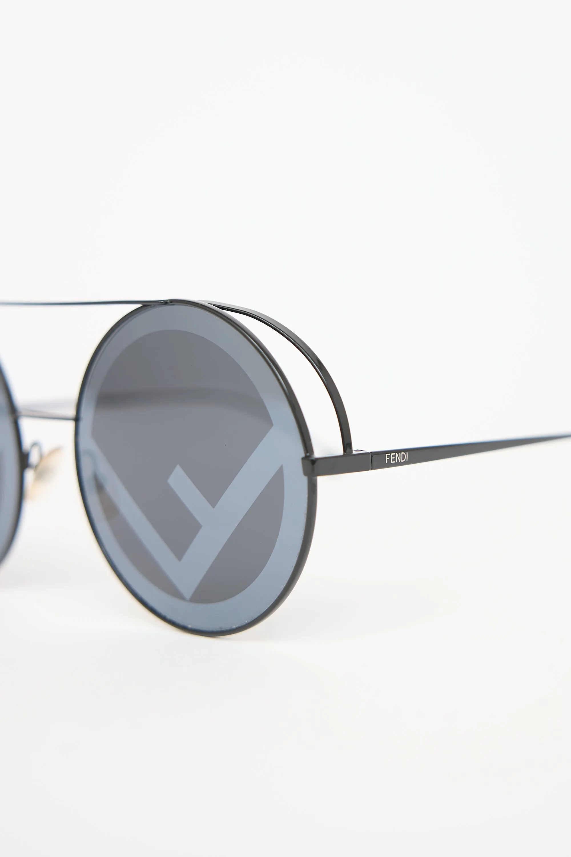 FF0285/S Circle Sunglasses sold by VSP Consignment product image thumbnail 4