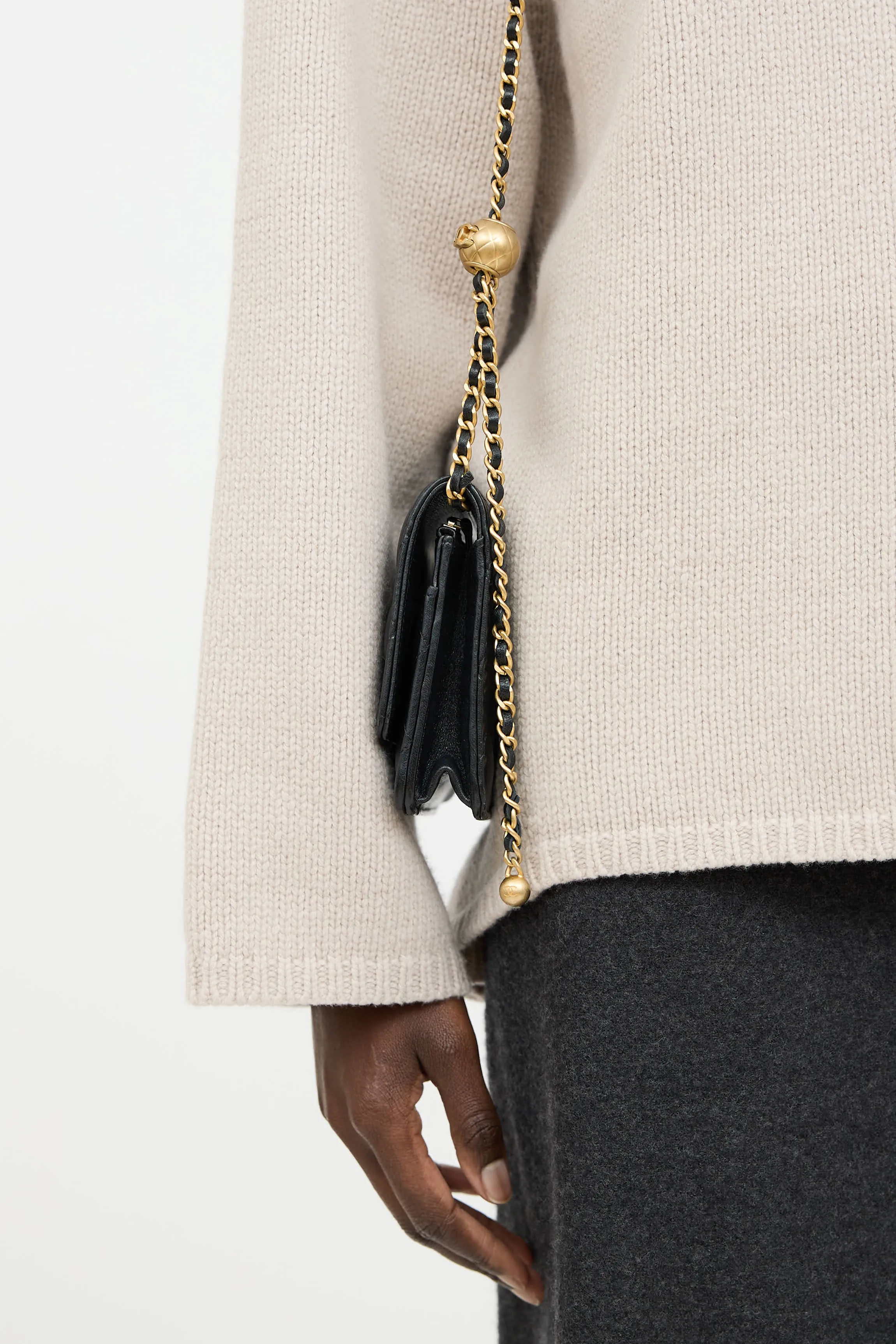 Pearl Crush Wallet On Chain sold by VSP Consignment product image thumbnail 5