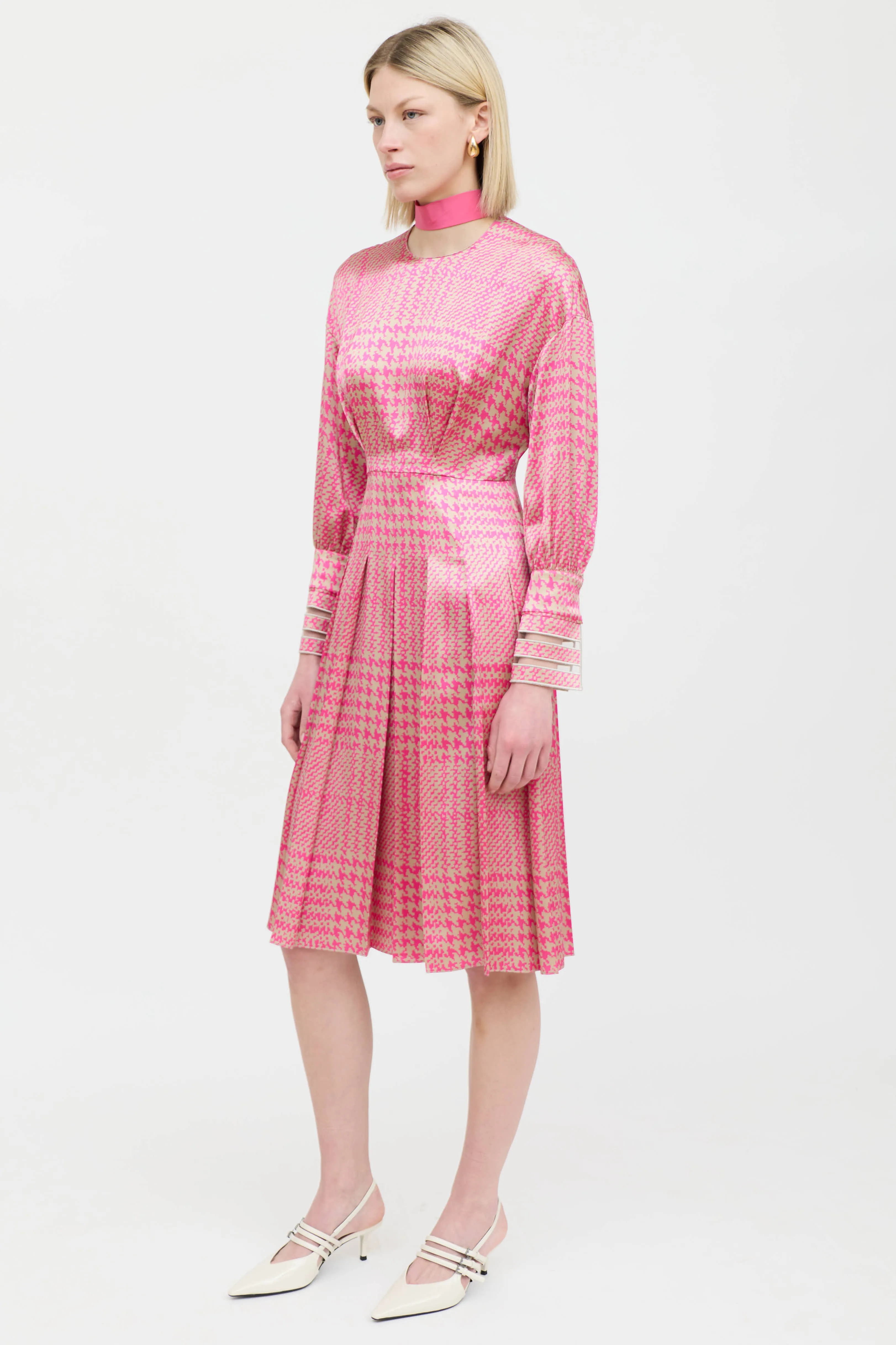 Silk Houndstooth Pleated Dress sold by VSP Consignment product image thumbnail 3