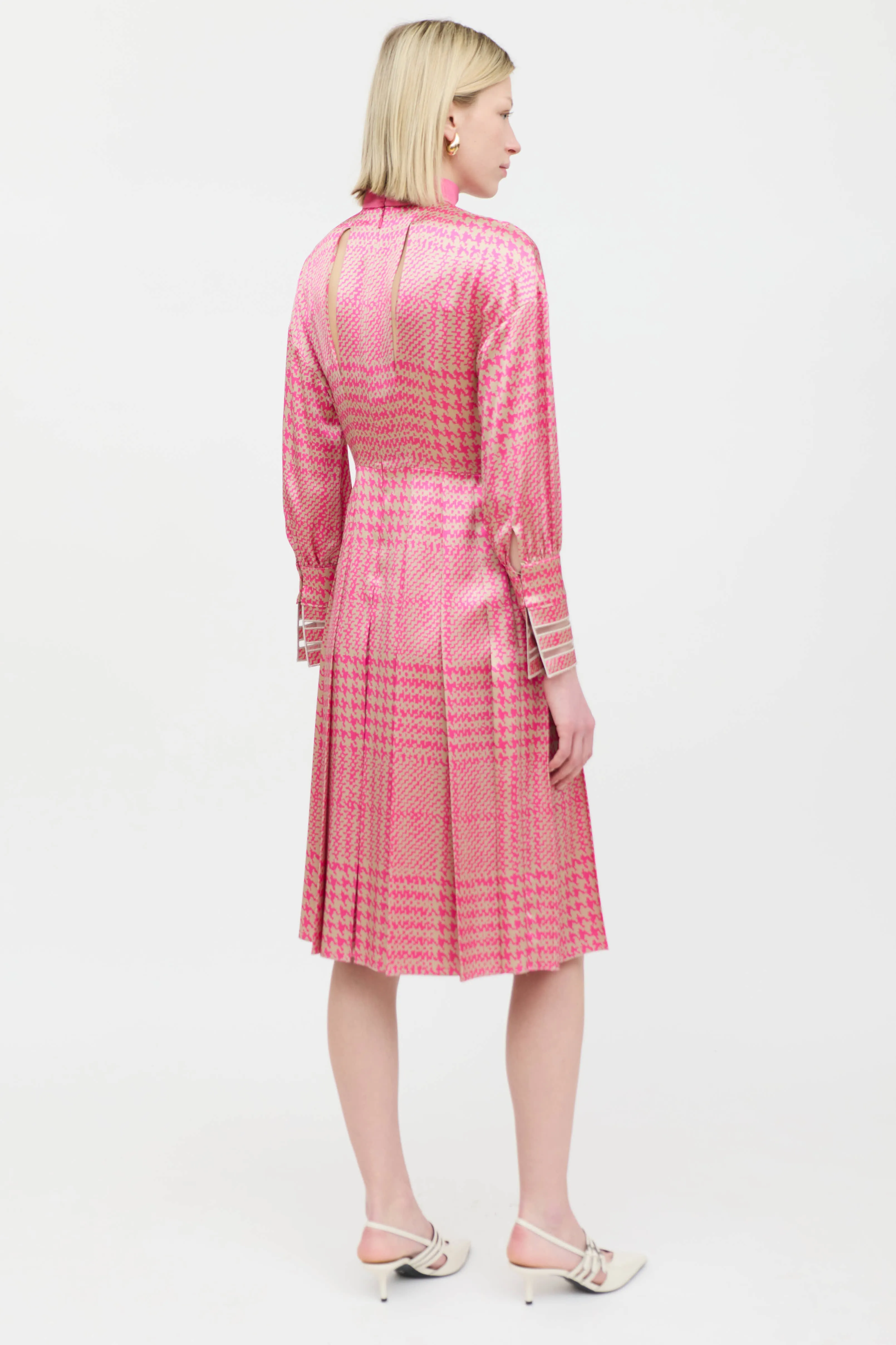 Silk Houndstooth Pleated Dress sold by VSP Consignment product image thumbnail 4