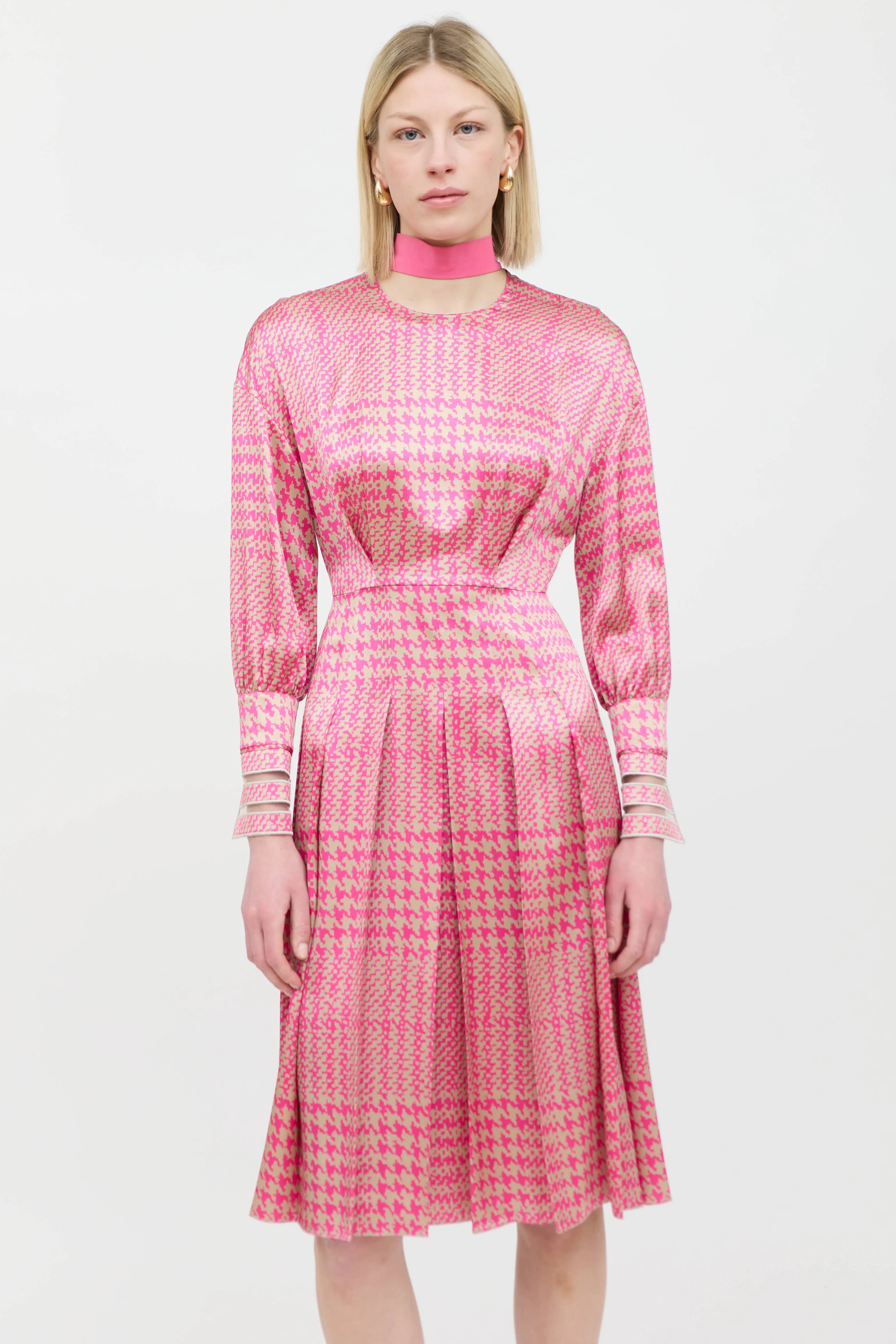 Silk Houndstooth Pleated Dress sold by VSP Consignment product image thumbnail 2