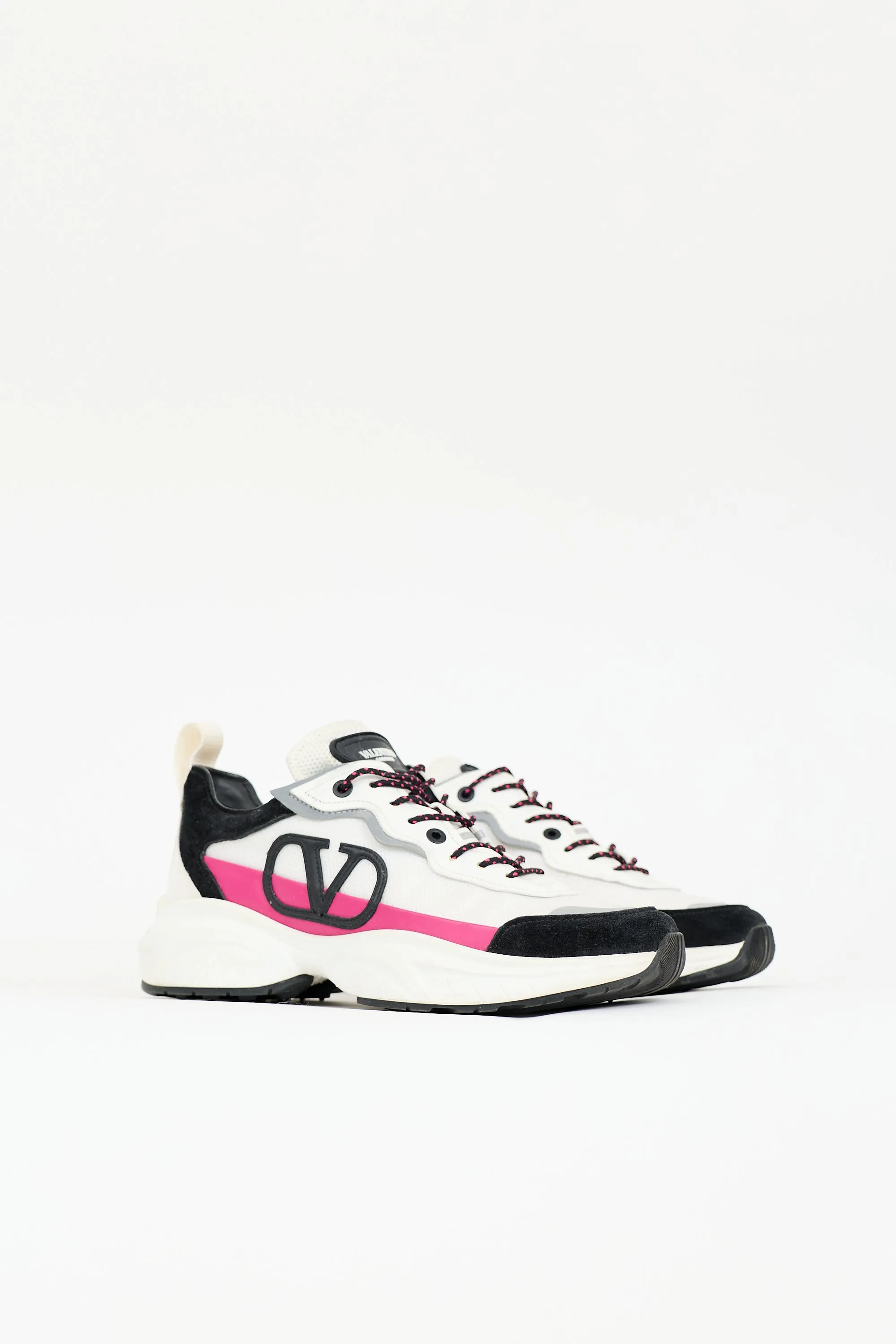 She Goes Sneaker sold by VSP Consignment product image thumbnail 3